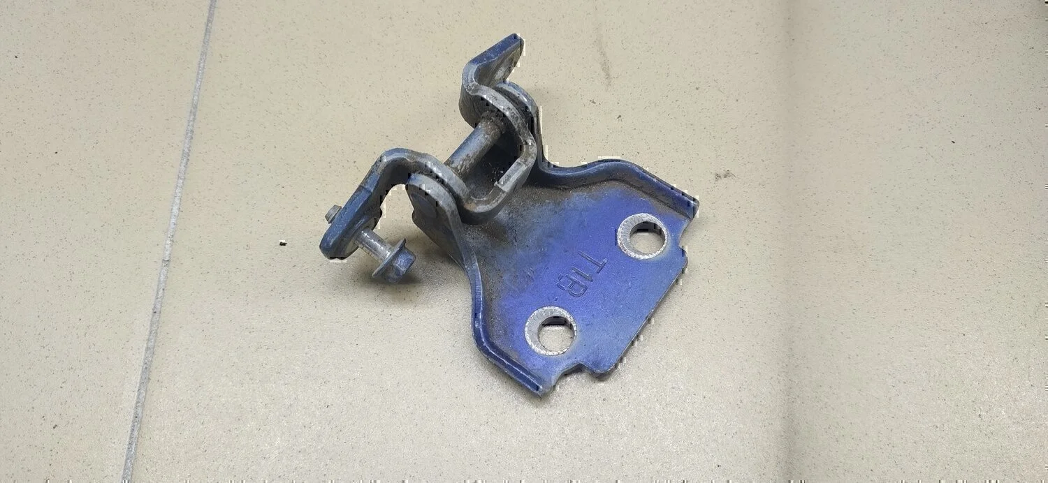 Петля двери передней Chevrolet Lanos 2004-2010 - миниатюра 2