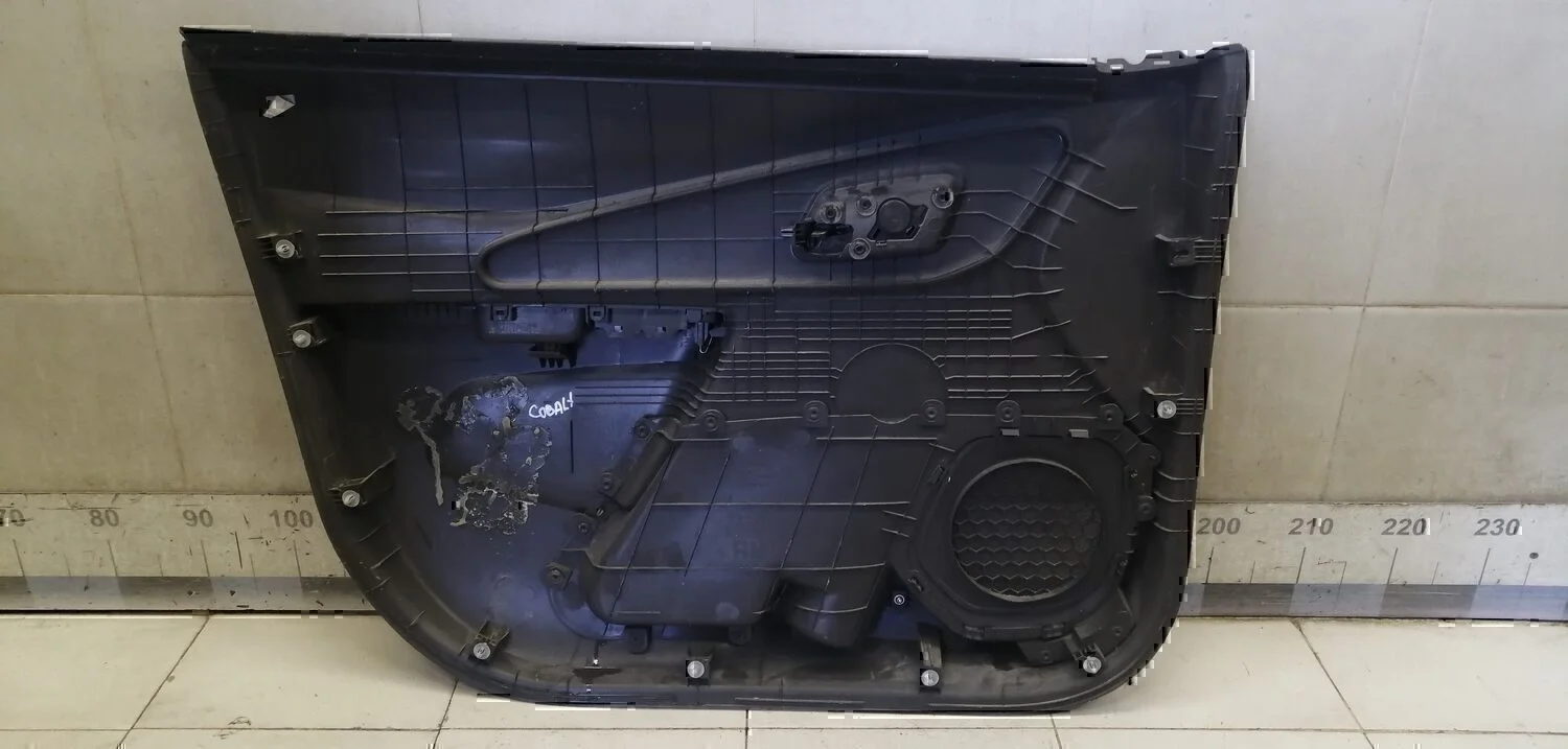 Обшивка двери передней правой Chevrolet Cobalt 2011-2015 - миниатюра 2