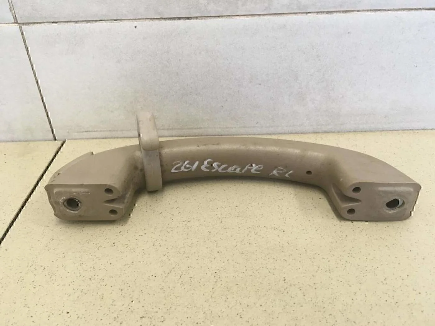 Ручка внутренняя потолочная FORD Escape 2001-2006 - миниатюра 2