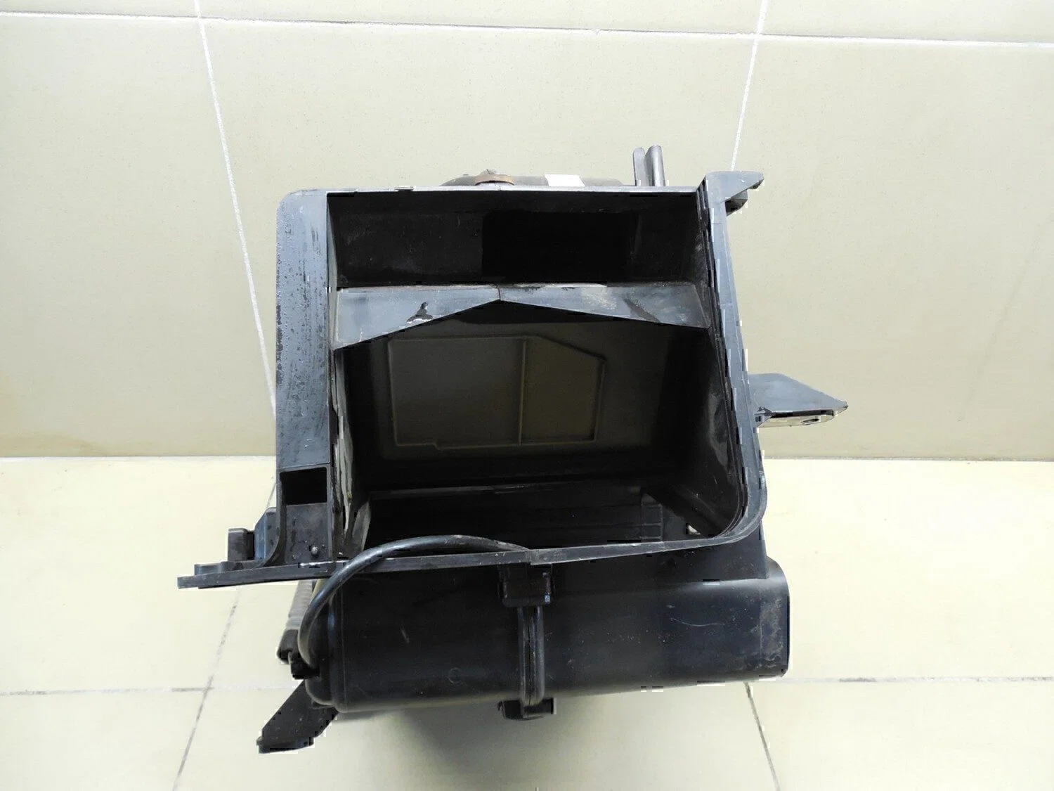 Корпус отопителя MITSUBISHI Carisma (DA) 1999-2003 - миниатюра 4