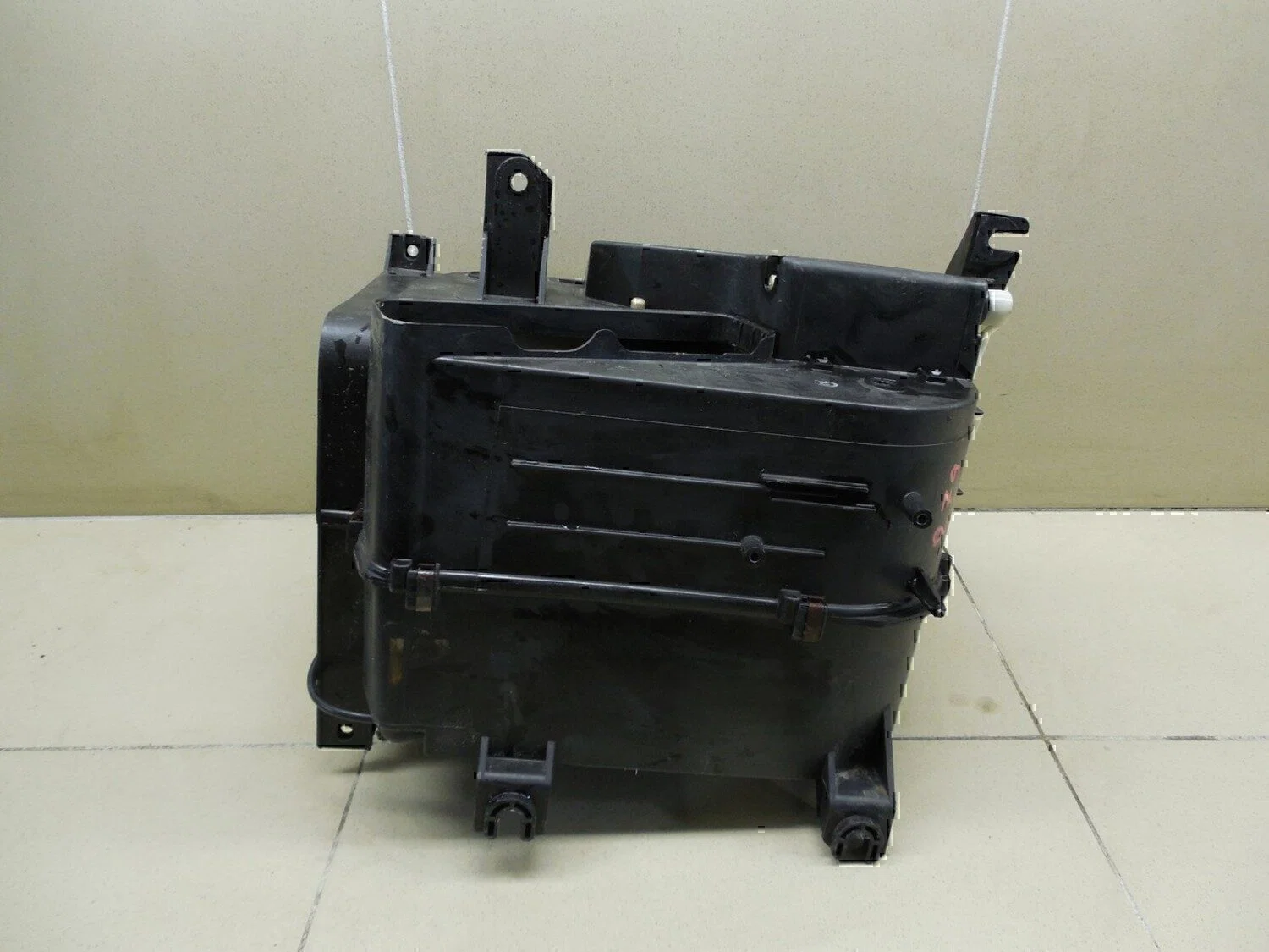 Корпус отопителя MITSUBISHI Carisma (DA) 1999-2003 - миниатюра 9