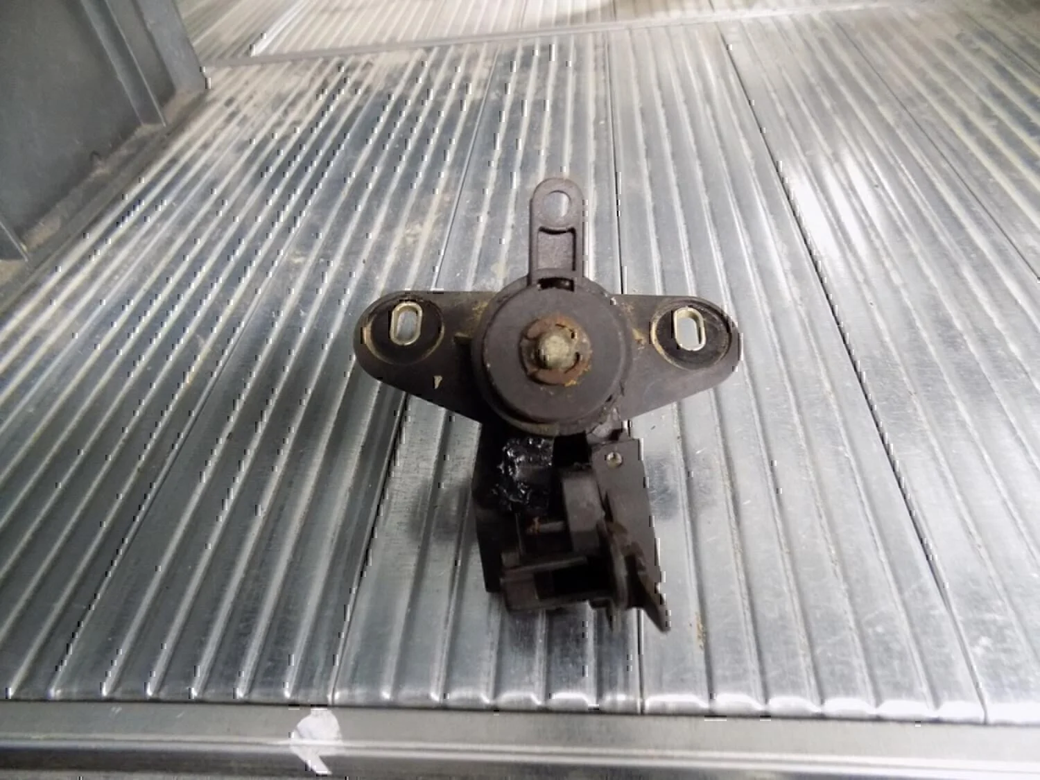Вставка замка багажника OPEL Astra G 1998-2005 - миниатюра 3