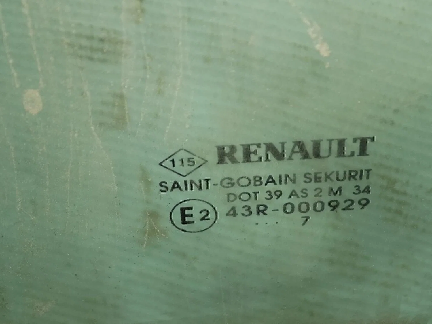 Стекло двери передней левой RENAULT Megane II 2002-2009 - миниатюра 2