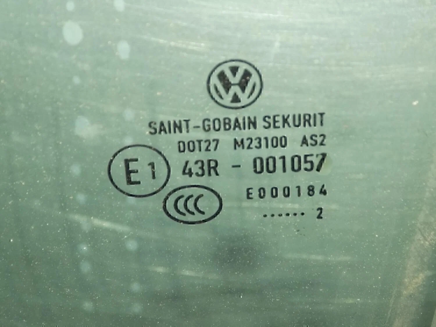 Стекло двери задней левой VW Golf V Plus 2005-2014 - миниатюра 2