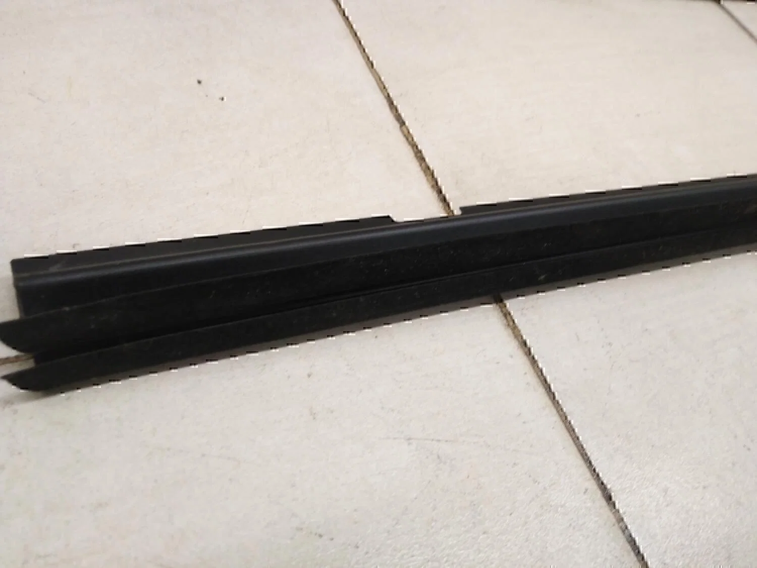 Накладка стекла переднего левого VW Jetta 2006-2011 - миниатюра 3