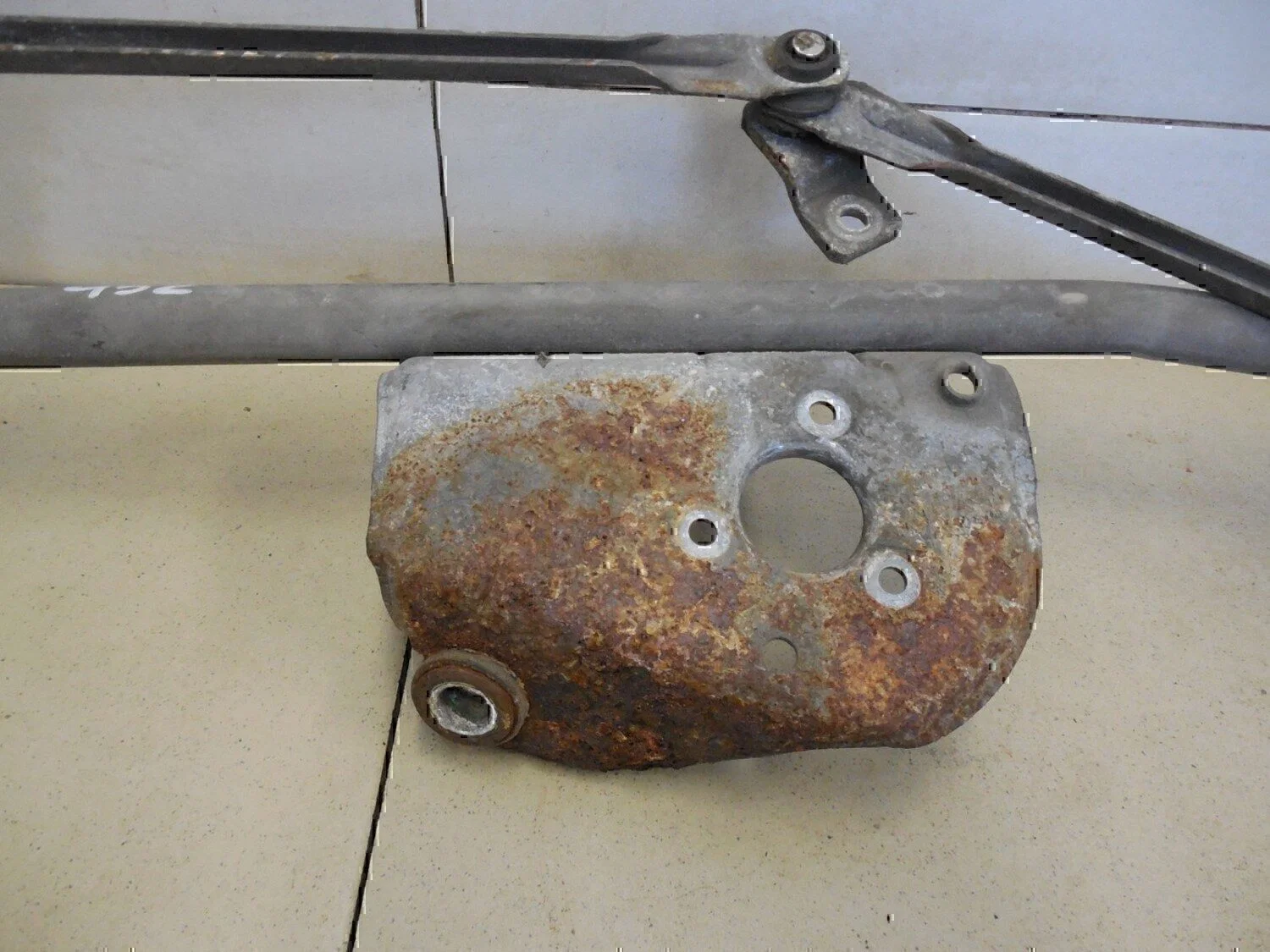 Трапеция стеклоочистителей TOYOTA Avensis I 1997-2003 - миниатюра 7