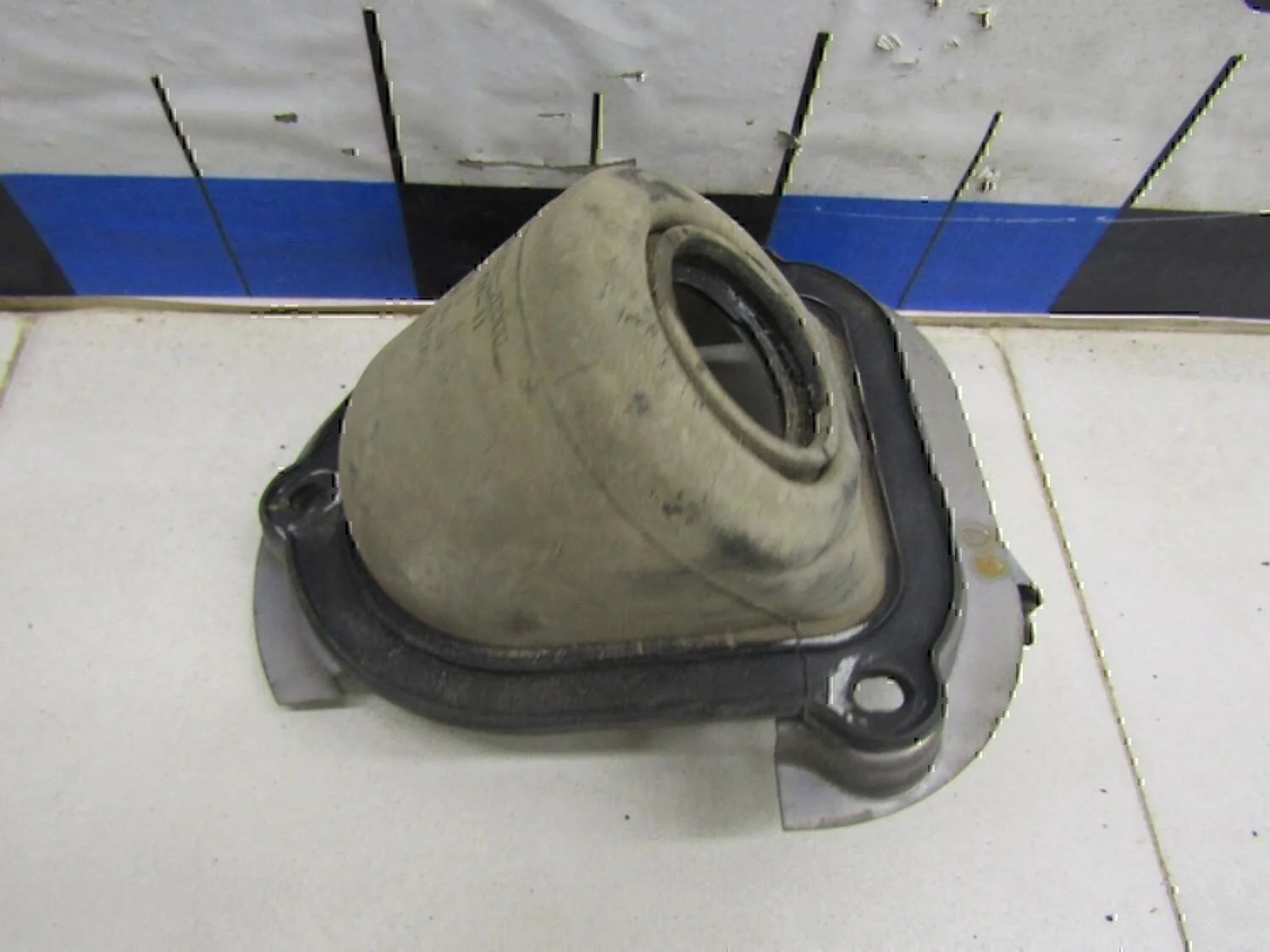 Пыльник Hyundai-KIA Elantra 2000-2005 - миниатюра 3