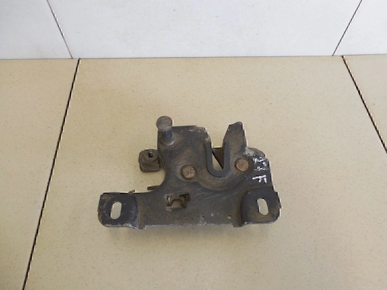 Замок капота Audi A3 (8L1) 1996-2003 - изображение 1