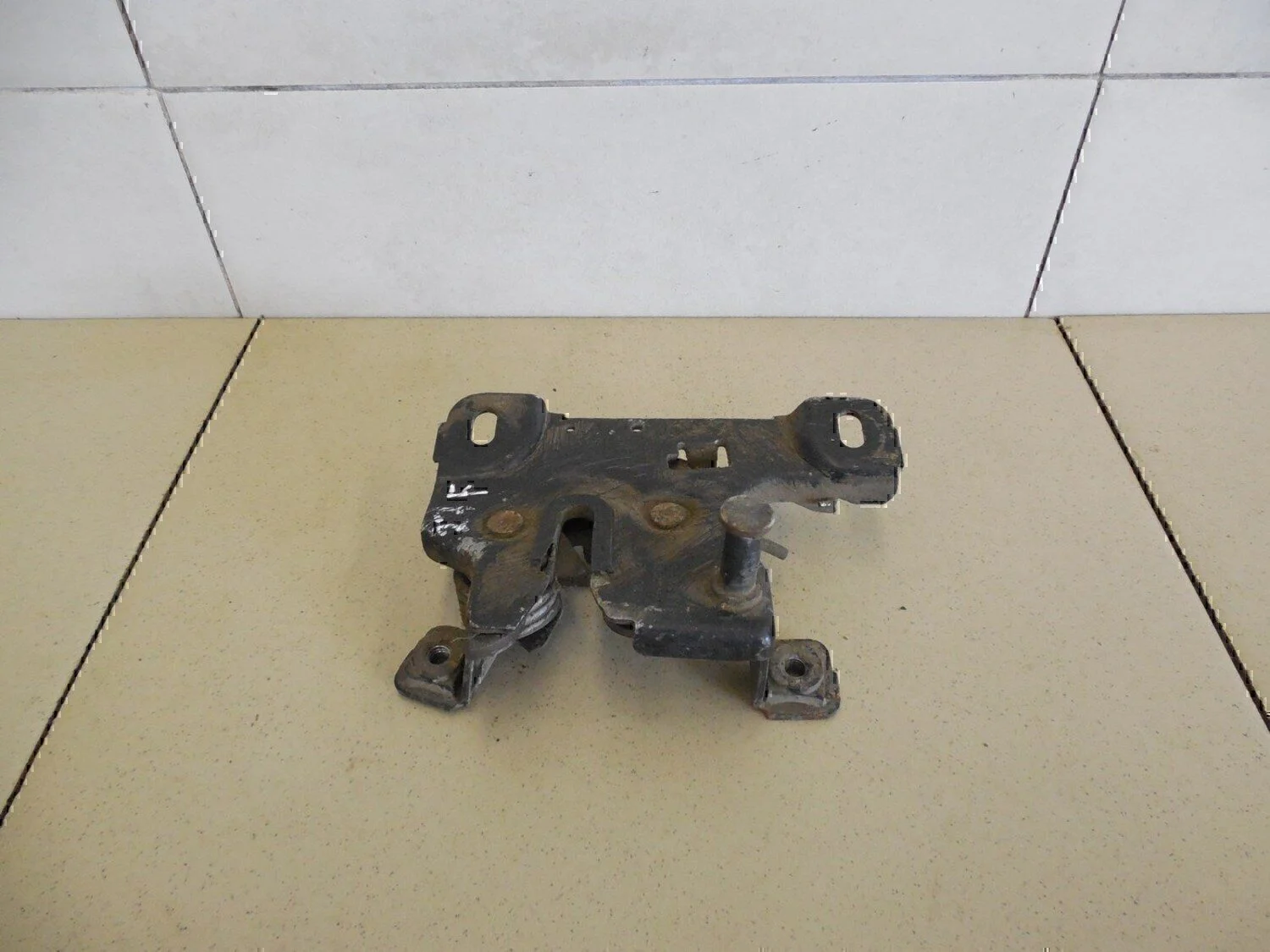 Замок капота Audi A3 (8L1) 1996-2003 - миниатюра 4