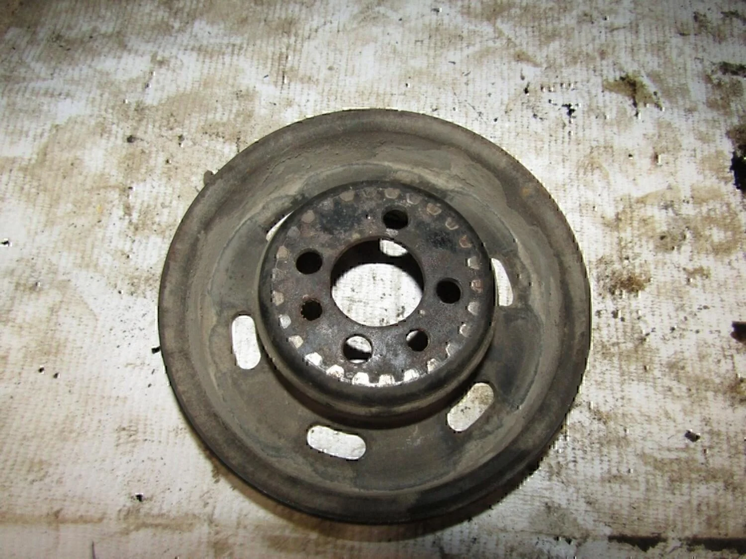 Шкив коленвала Audi A3 (8L1) 1996-2003 - миниатюра 3