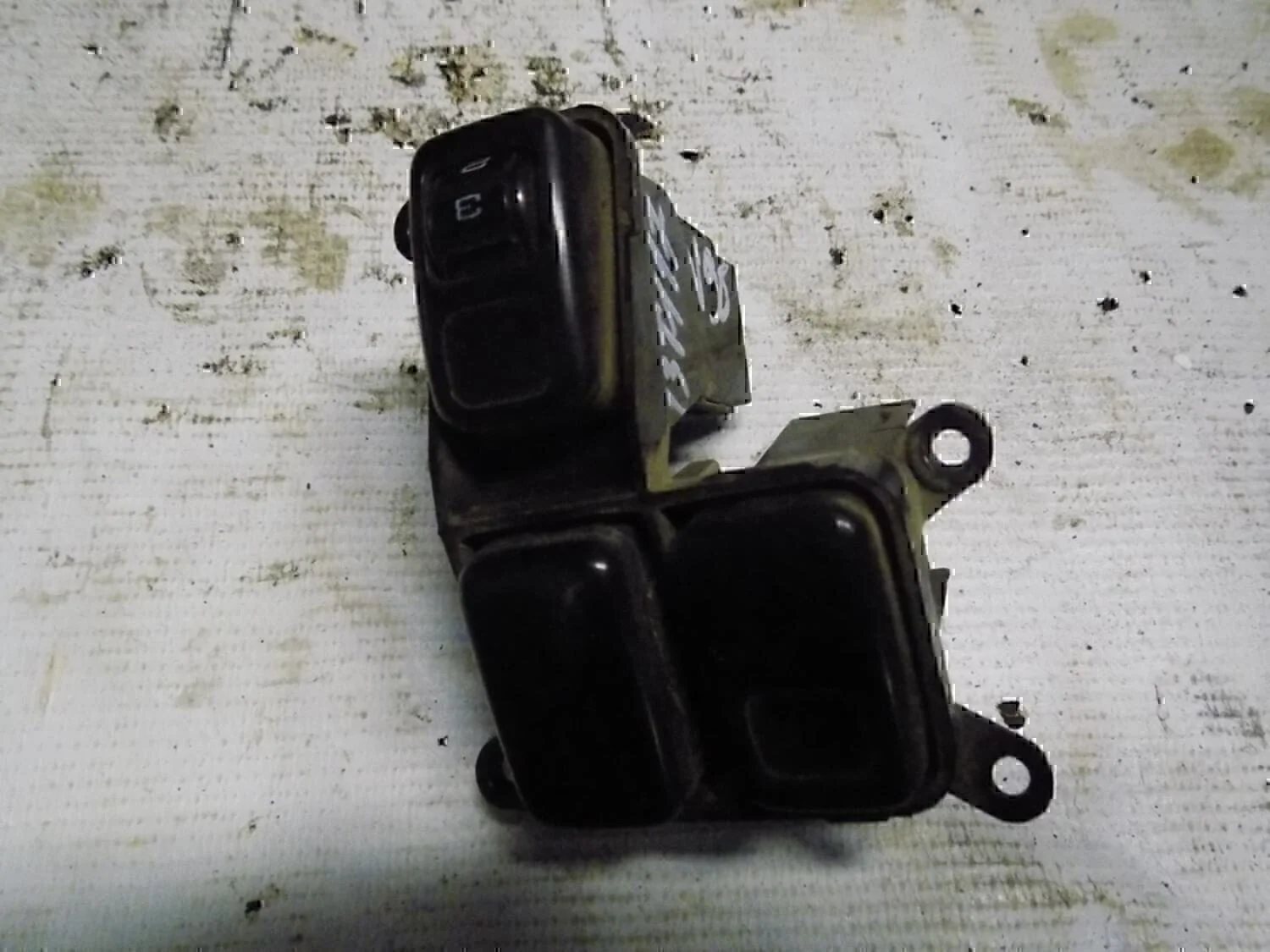 Накладка (кузов внутри) MAZDA 626 (GE) 1992-1997 - изображение 1