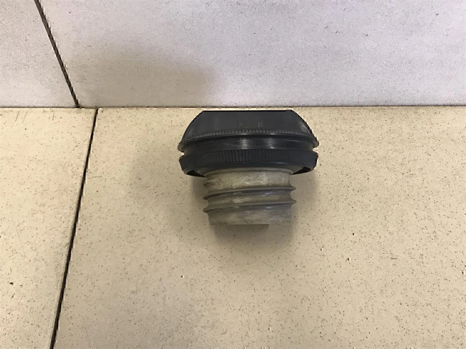 Крышка топливного бака NISSAN Almera N16 2000-2006 - миниатюра 2