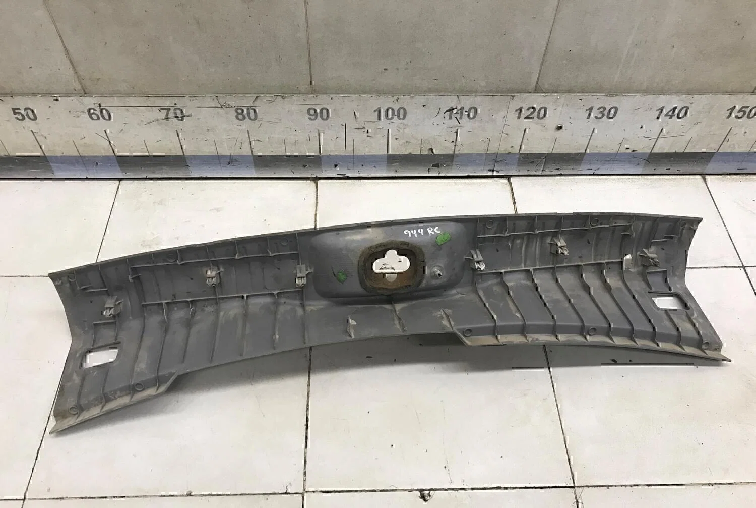Накладка замка багажника NISSAN Almera Tino 2000-2006 - миниатюра 4