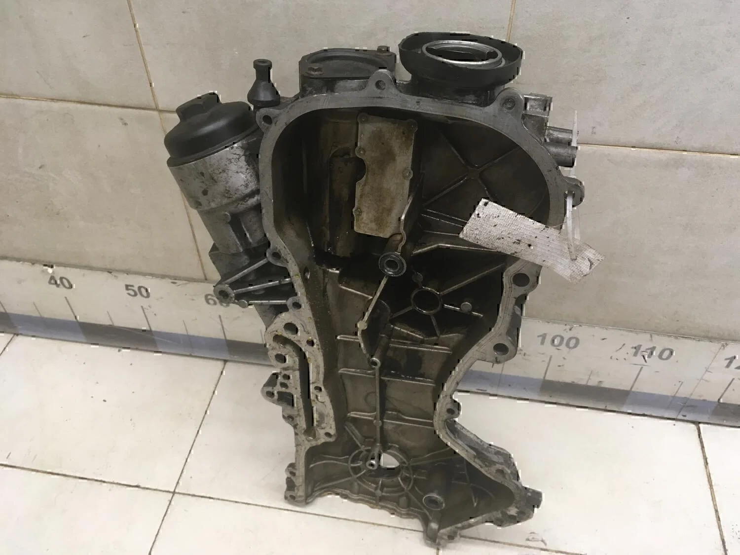 Крышка двигателя передняя Audi Passat [B6] 2005-2010 - миниатюра 5
