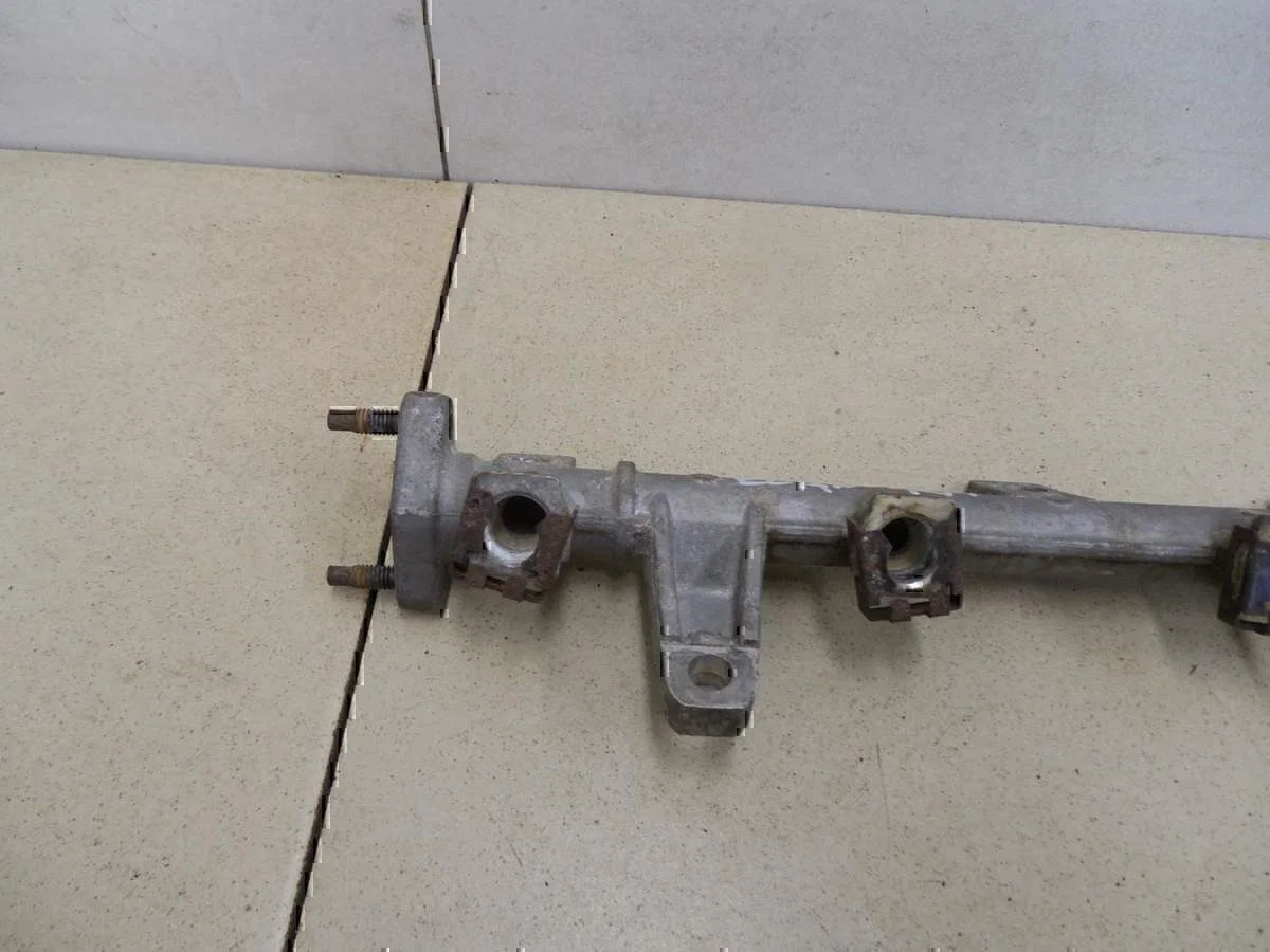 Рейка топливная (рампа) Hyundai-KIA Elantra 2000-2005 - миниатюра 4