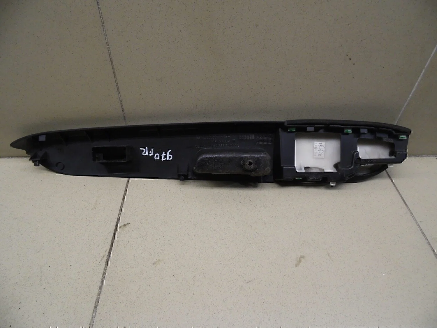 Накладка блока управления стеклоподъемниками SUZUKI SX4 2006-2013 - миниатюра 2