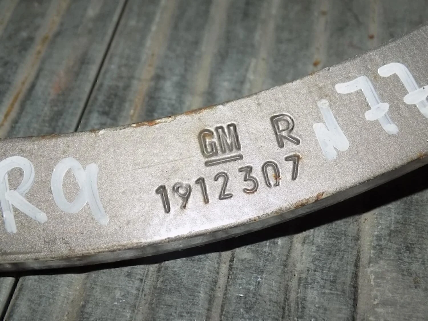 Петля крышки багажника OPEL Vectra A 1988-1995 - миниатюра 2