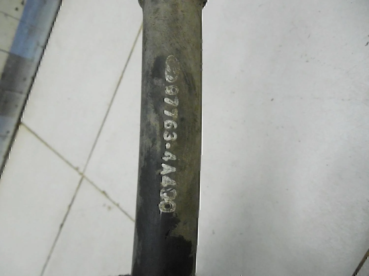 Трубка кондиционера Hyundai-KIA Starex H1 1997-2007 - миниатюра 3