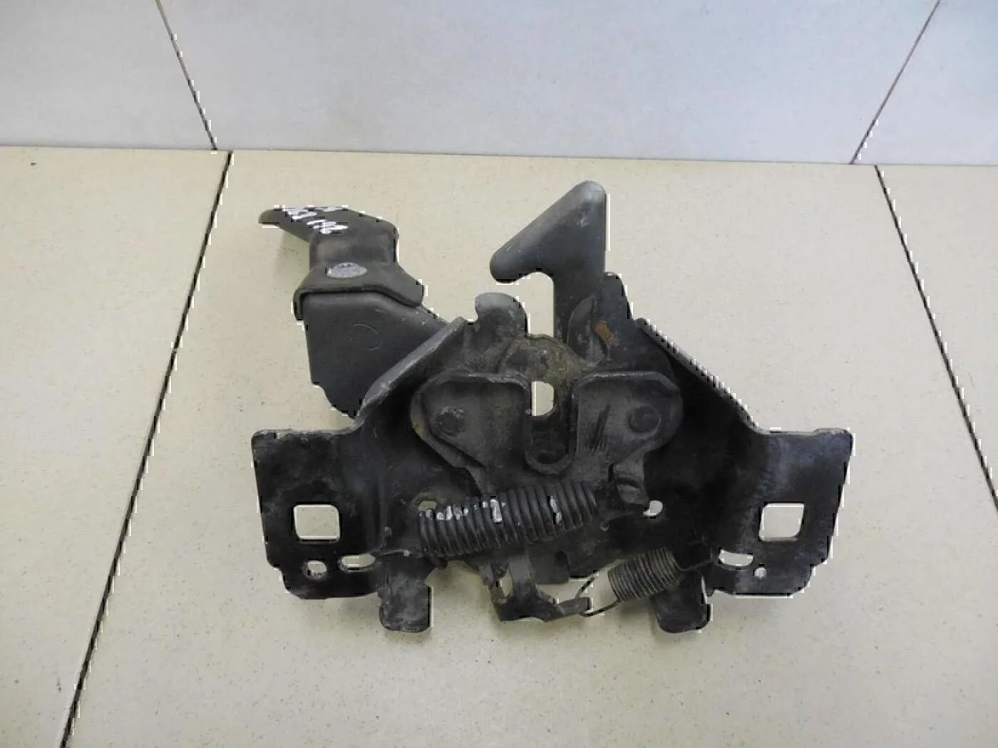 Замок капота FORD Escape 2001-2006 - изображение 1
