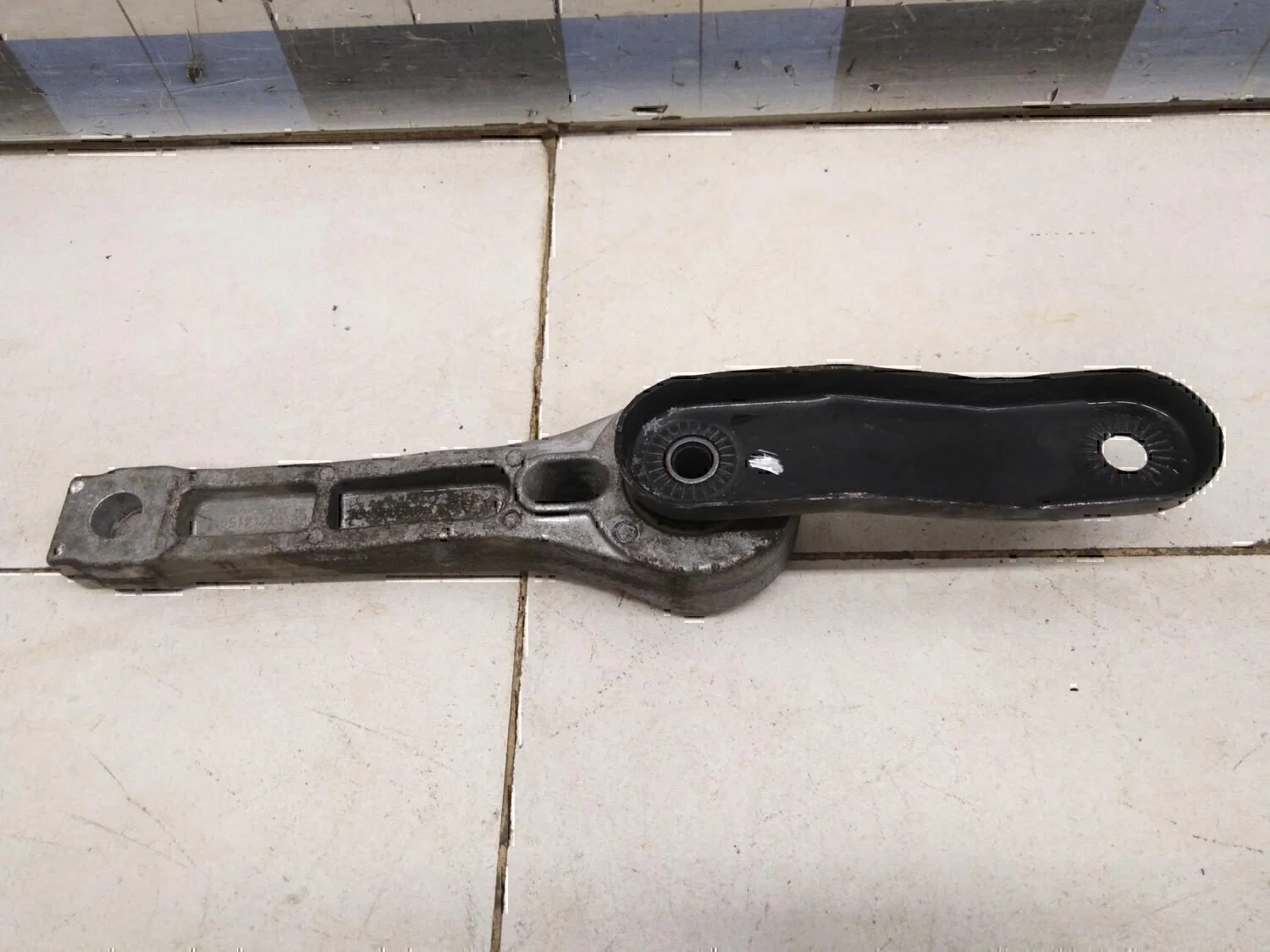 Опора двигателя задняя VW Jetta 2006-2011 - миниатюра 3