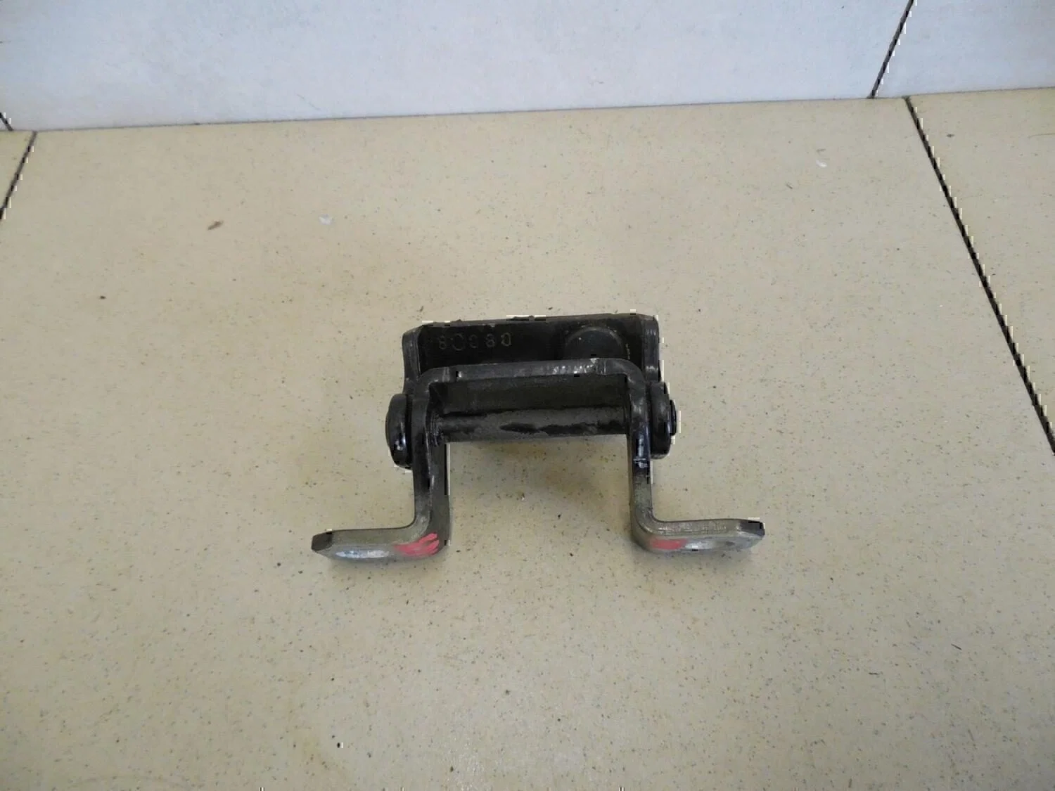 Петля двери багажника Chevrolet Captiva (C100) 2006-2010 - миниатюра 2