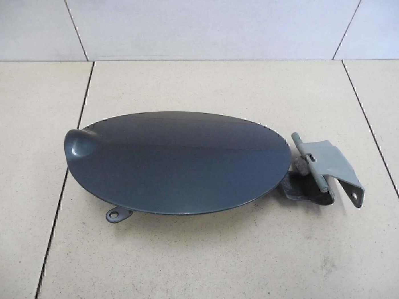 Лючок бензобака FORD Escape 2001-2006 - миниатюра 2