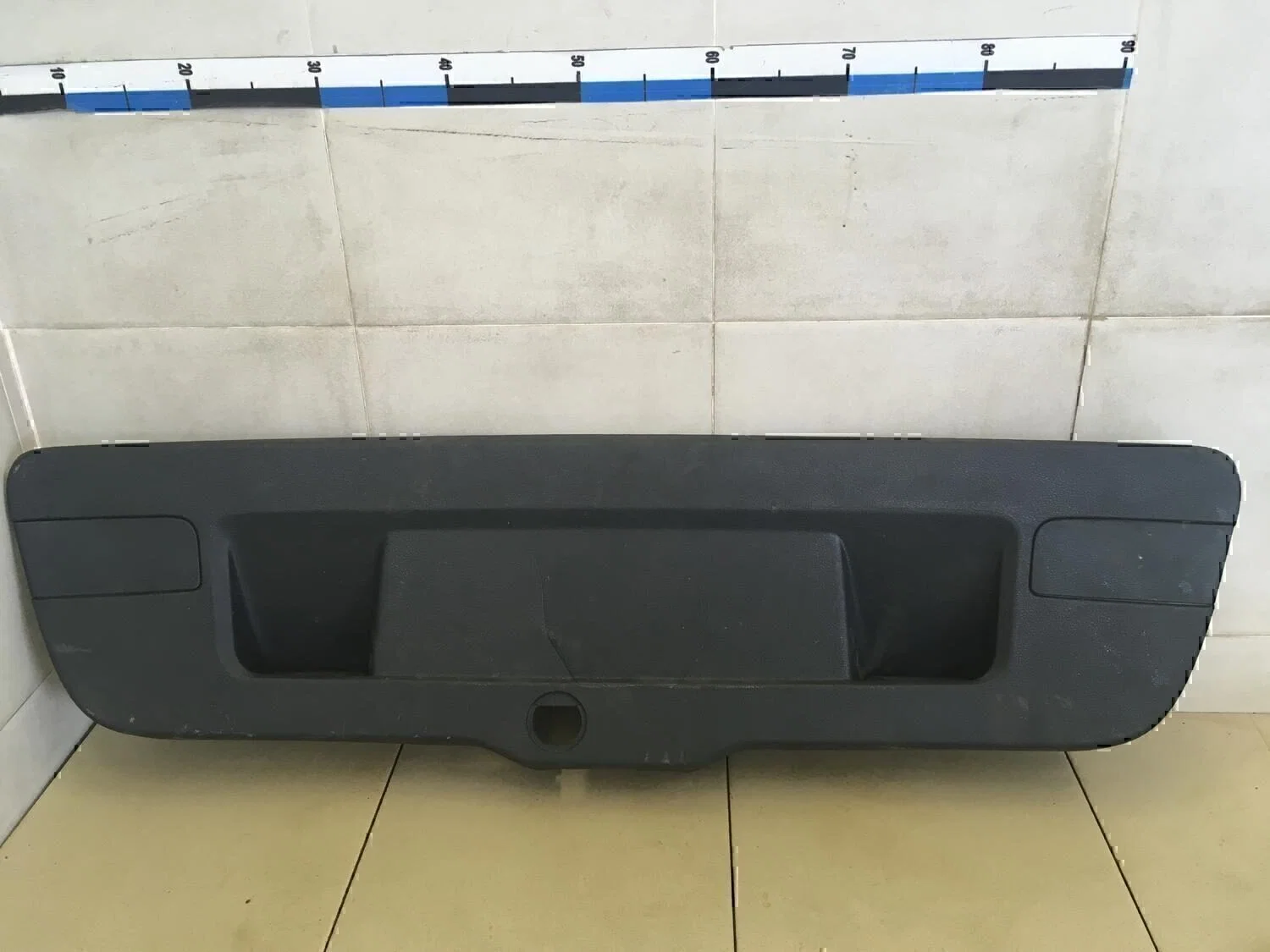 Обшивка крышки багажника VW Jetta 2011> - изображение 1