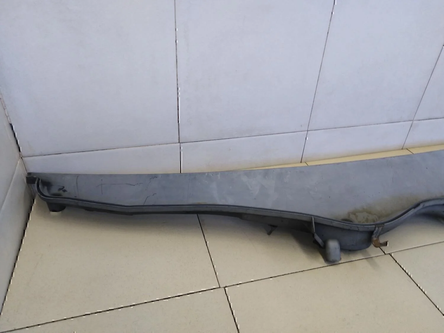 Водосток MERCEDES-BENZ W203 2000-2006 - миниатюра 2