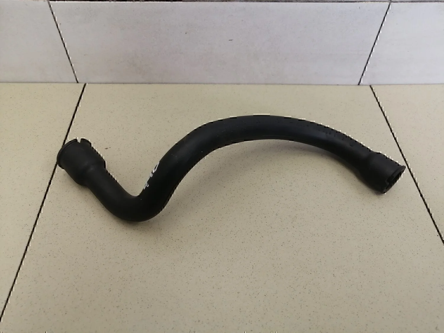 Шланг отопителя VW Tiguan 2011-2016 - изображение 1