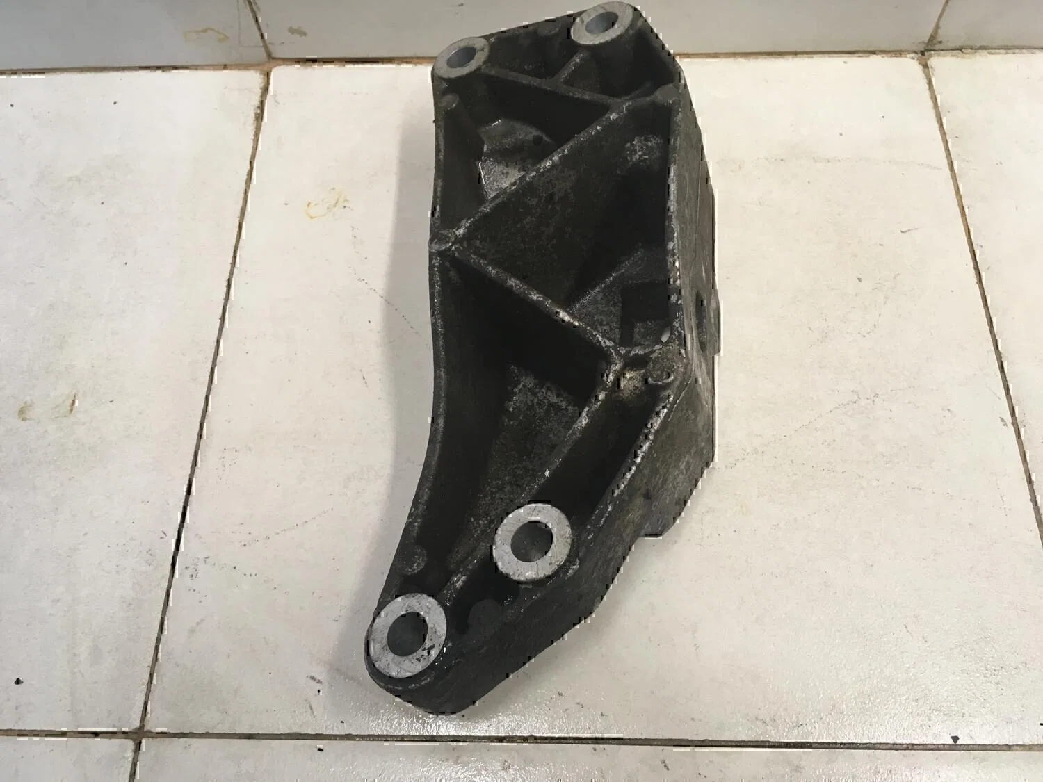 Кронштейн КПП левый SKODA Passat [B6] 2005-2010 - миниатюра 3