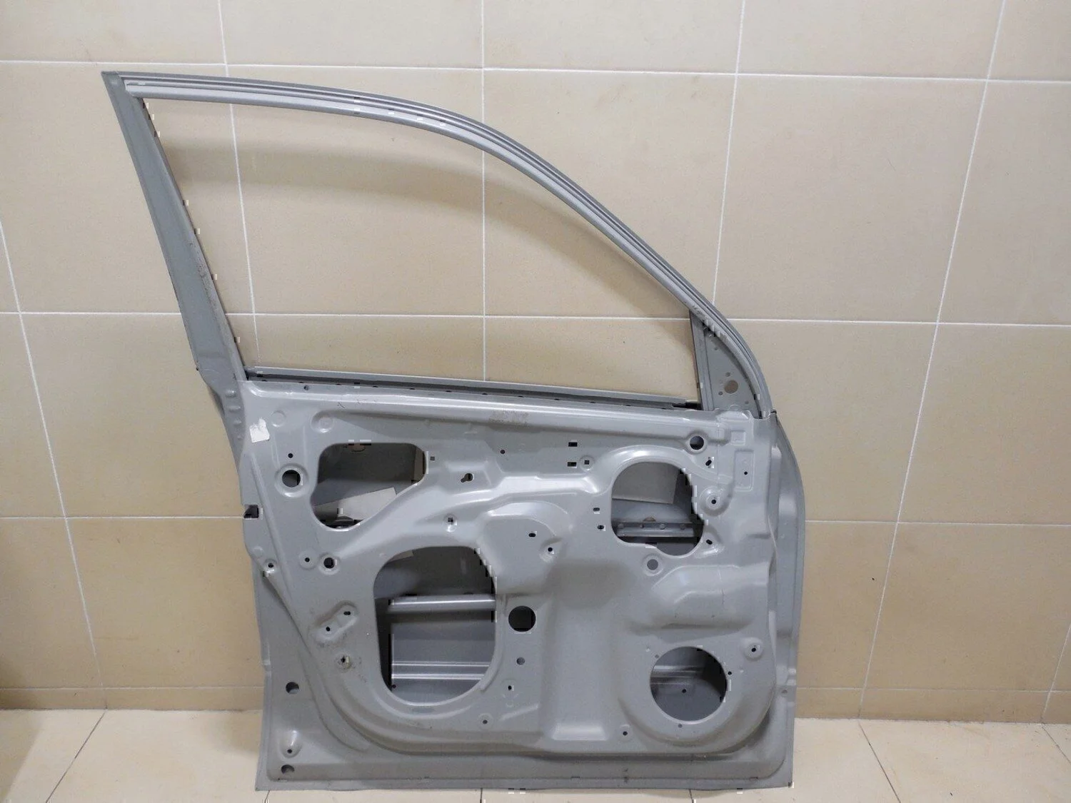 Дверь передняя левая SUZUKI Grand Vitara 2006-2015 - миниатюра 3