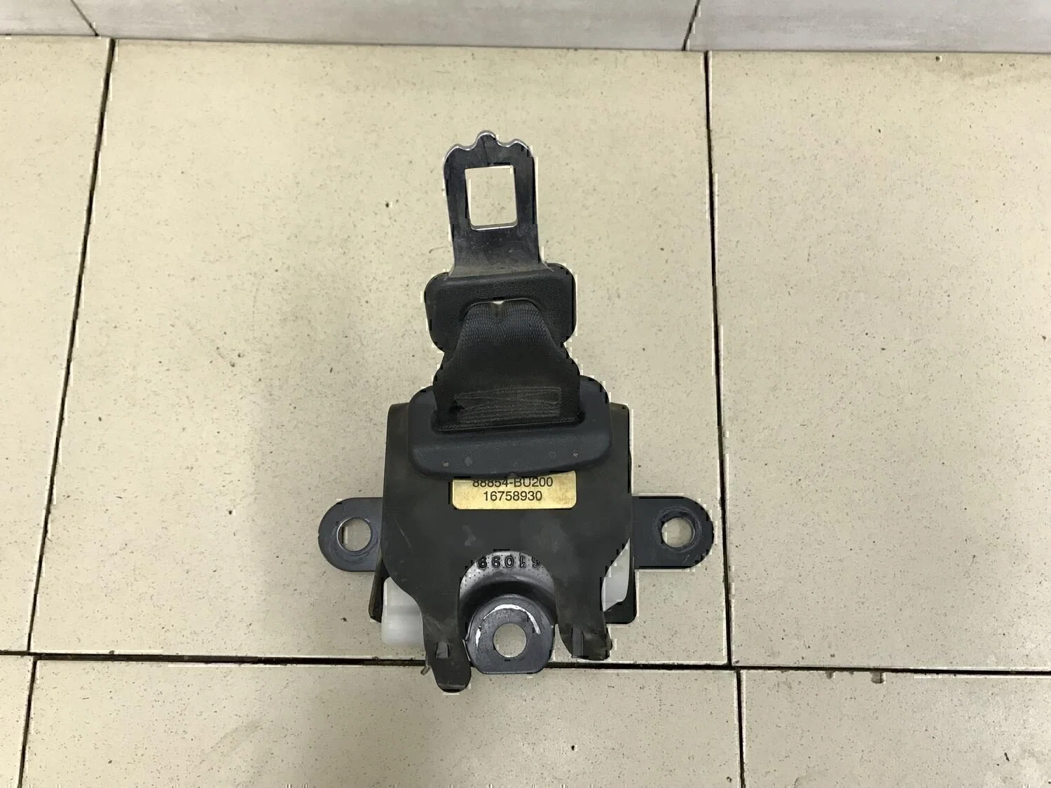 Ремень безопасности NISSAN Almera Tino 2000-2006 - миниатюра 2