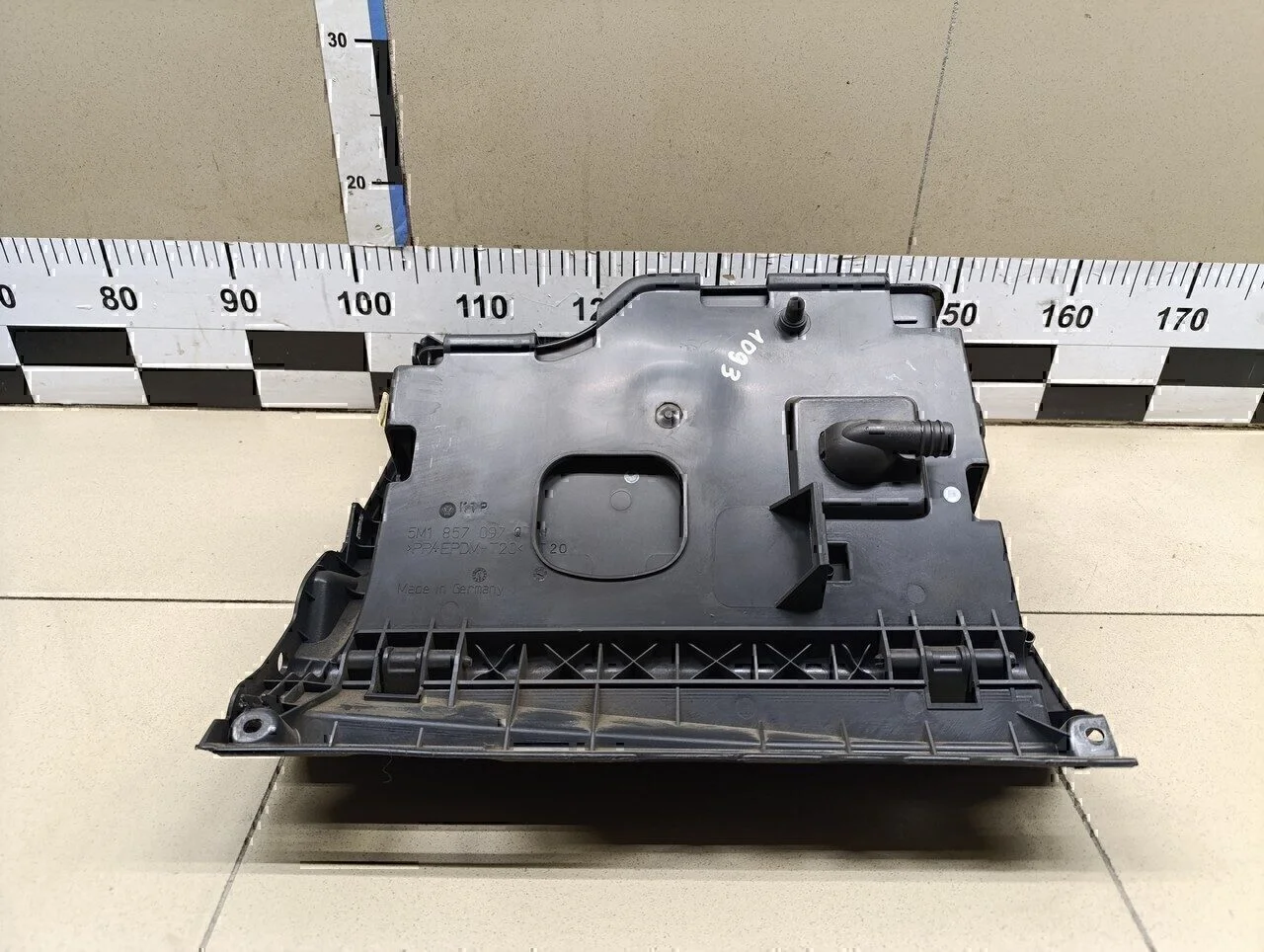 Бардачок VW Tiguan 2011-2016 - миниатюра 5