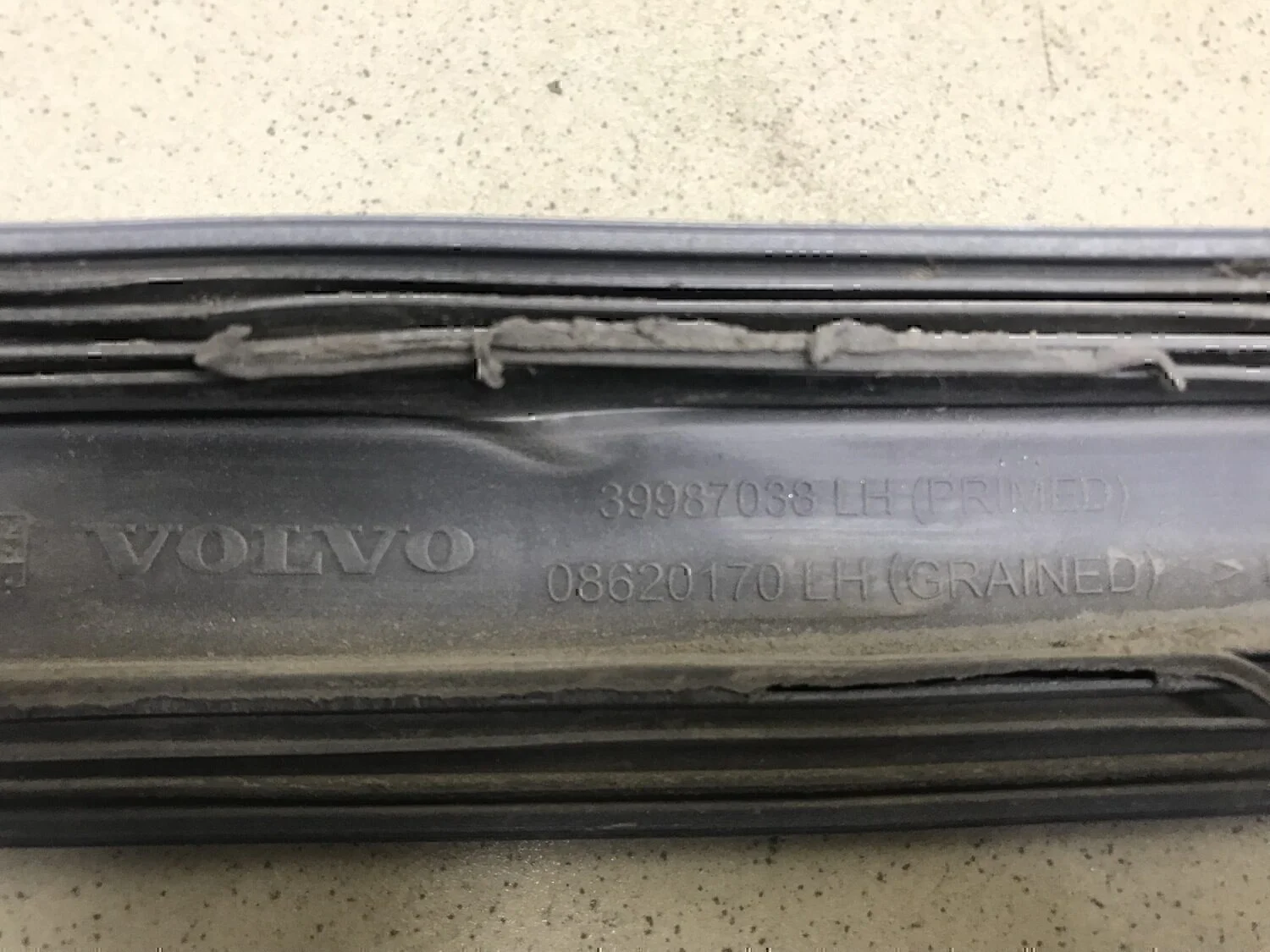 Молдинг задней левой двери VOLVO V50 2004-2012 - миниатюра 7
