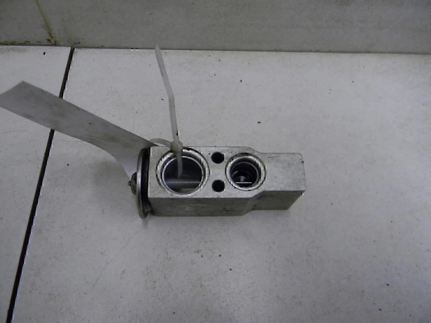 Клапан кондиционера Peugeot-Citroen C4 2005-2011 - миниатюра 3