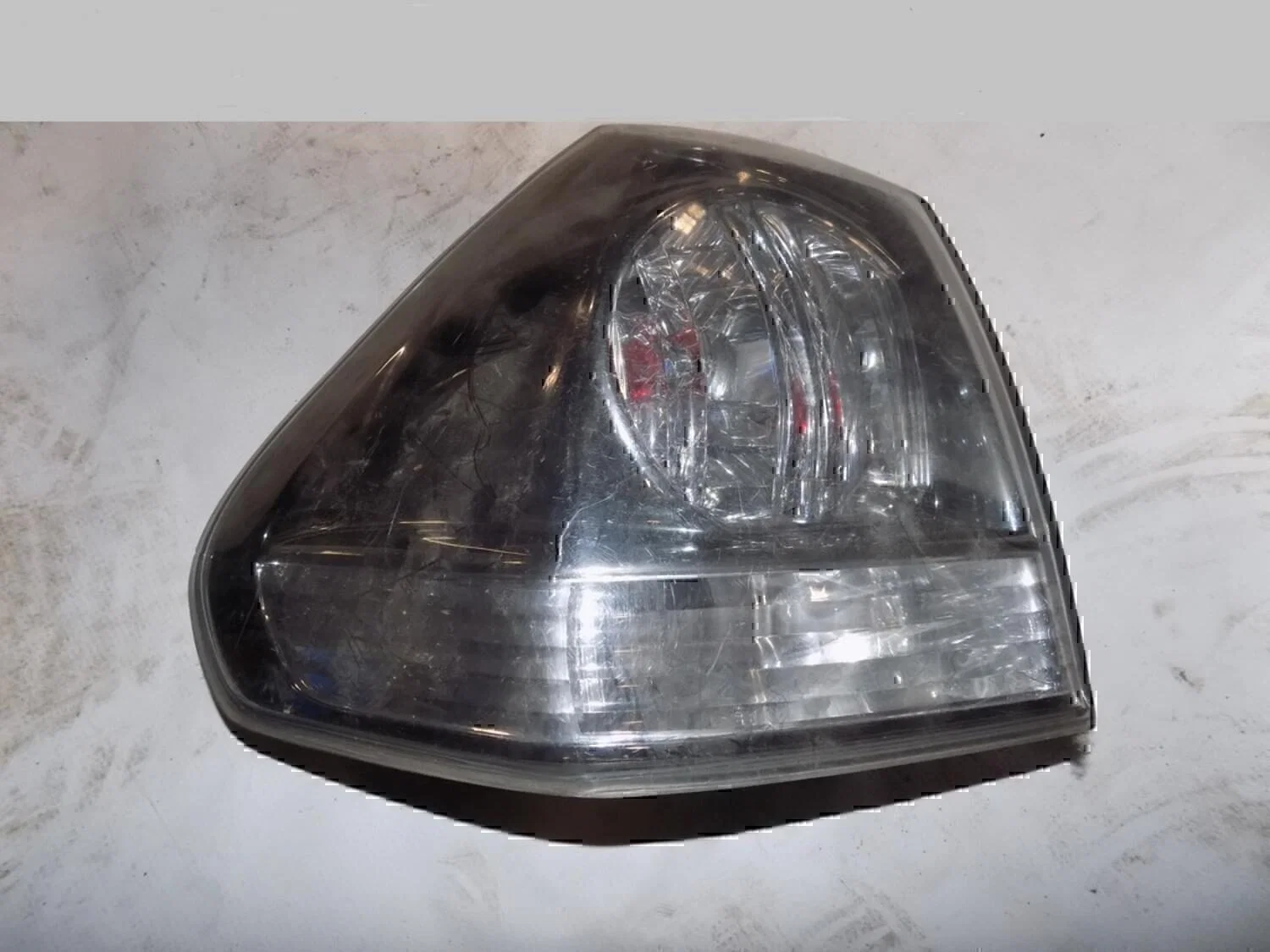 Фонарь задний наружный левый Lexus RX 300/330/350/400h 2003-2009