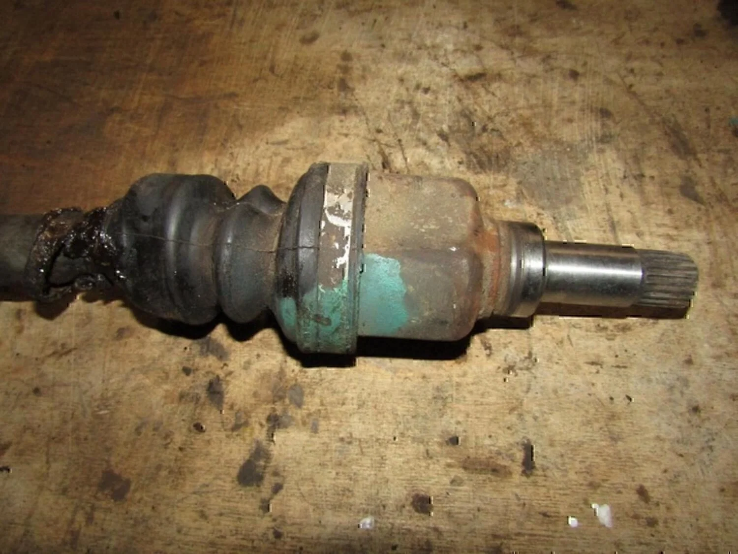 Полуось передняя левая PEUGEOT 206 1998-2012 - миниатюра 2