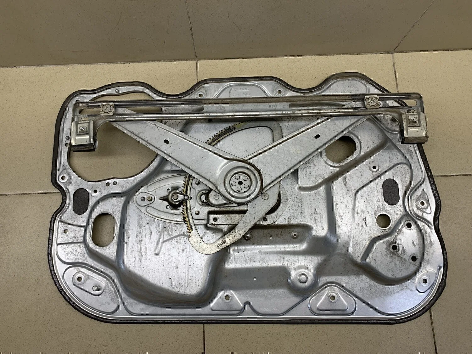 Крепеж стеклоподъемника FORD Focus II 2005-2008 - миниатюра 10
