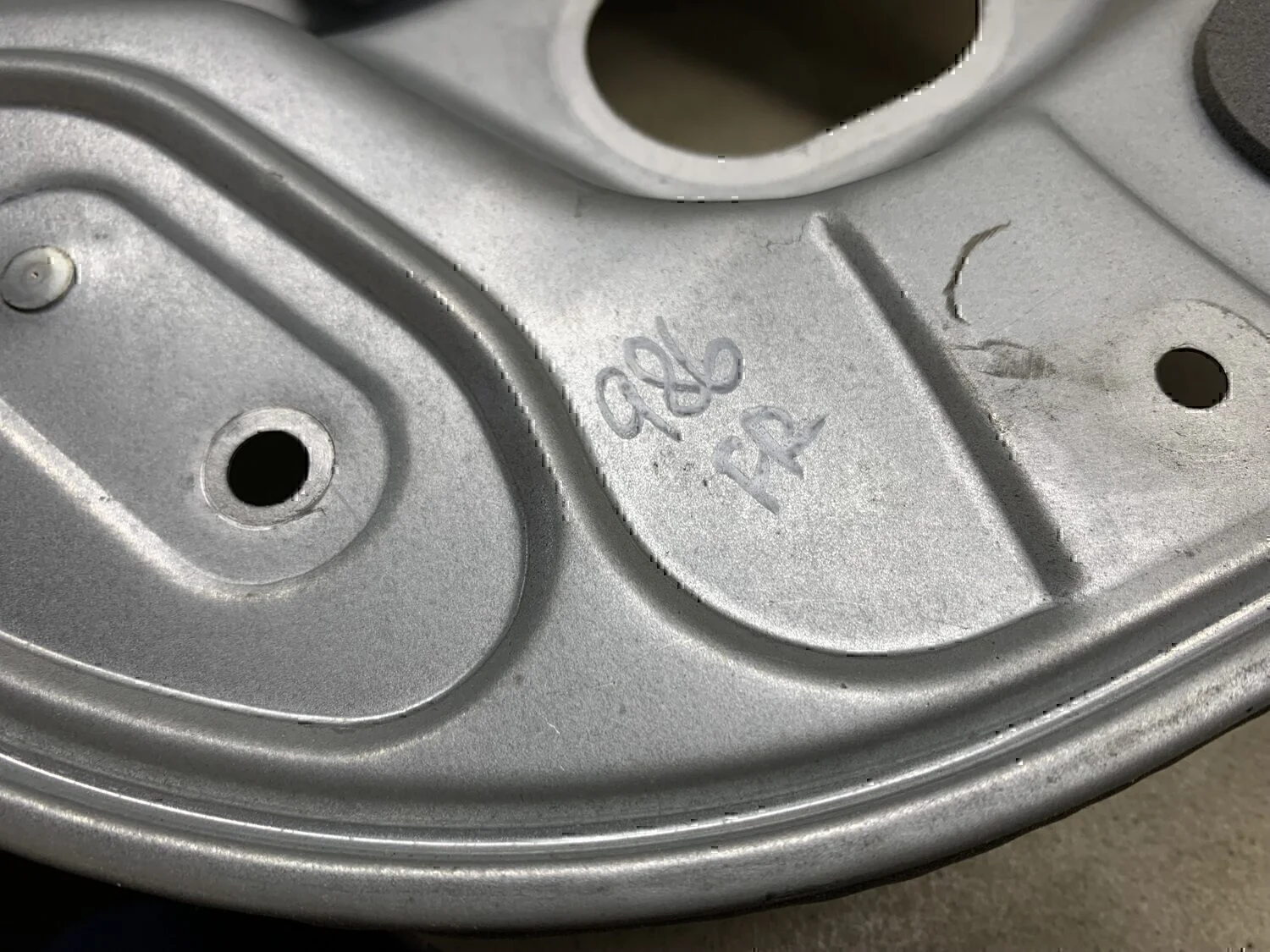 Крепеж стеклоподъемника FORD Focus II 2005-2008 - миниатюра 9