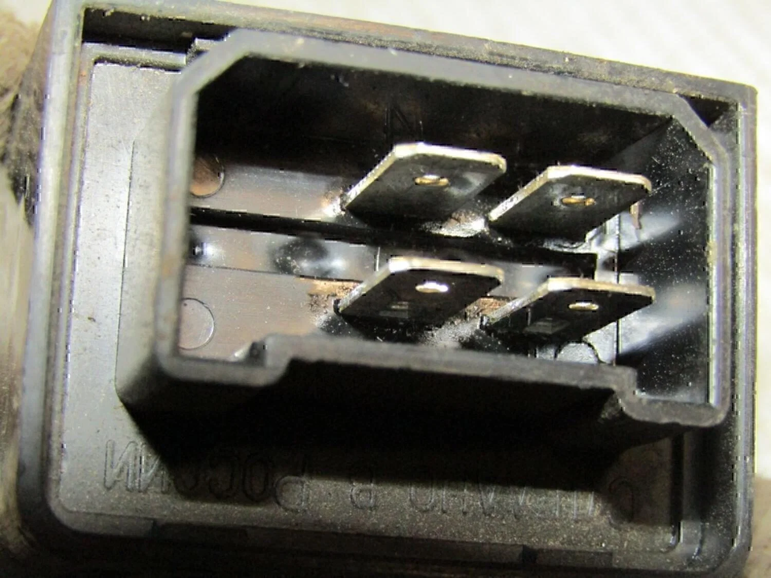 Реле поворотов GAZ Volga 3110 1997–2004 - миниатюра 2