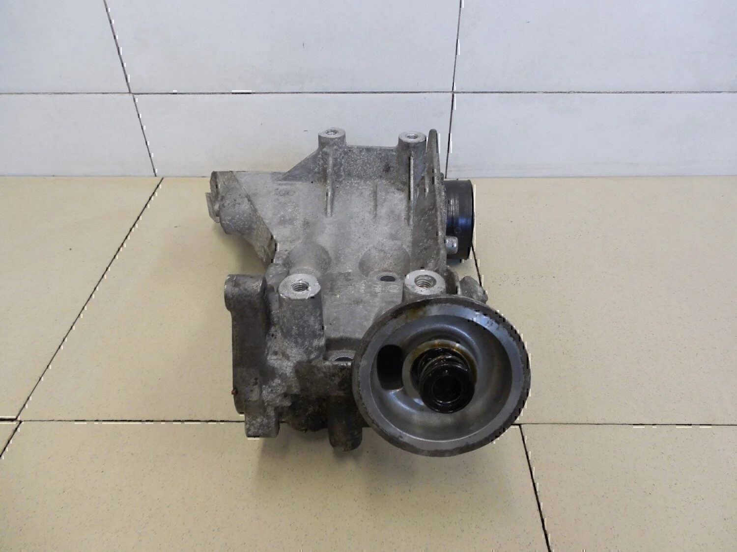 Кронштейн генератора SKODA Fabia 1999-2006 - миниатюра 4