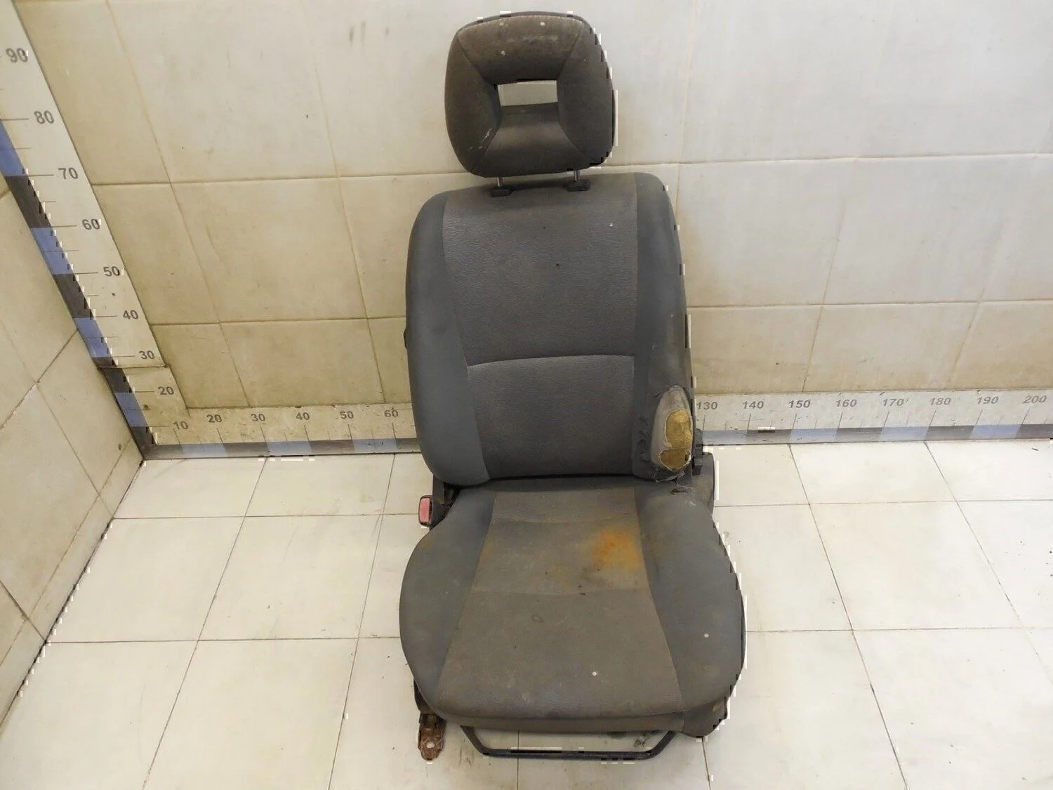 Сиденье переднее левое MITSUBISHI Carisma (DA) 1999-2003 - изображение 1