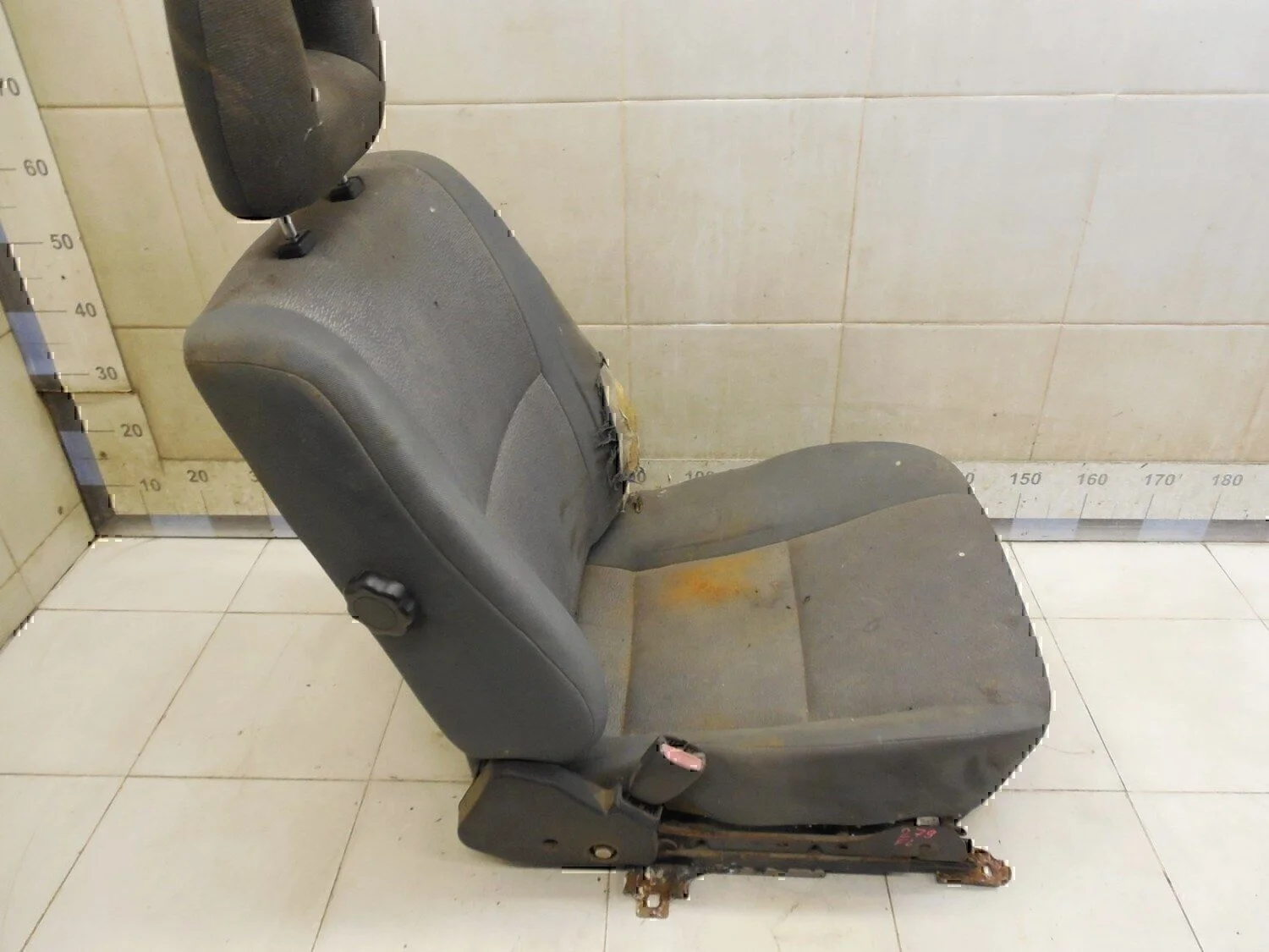 Сиденье переднее левое MITSUBISHI Carisma (DA) 1999-2003 - миниатюра 8