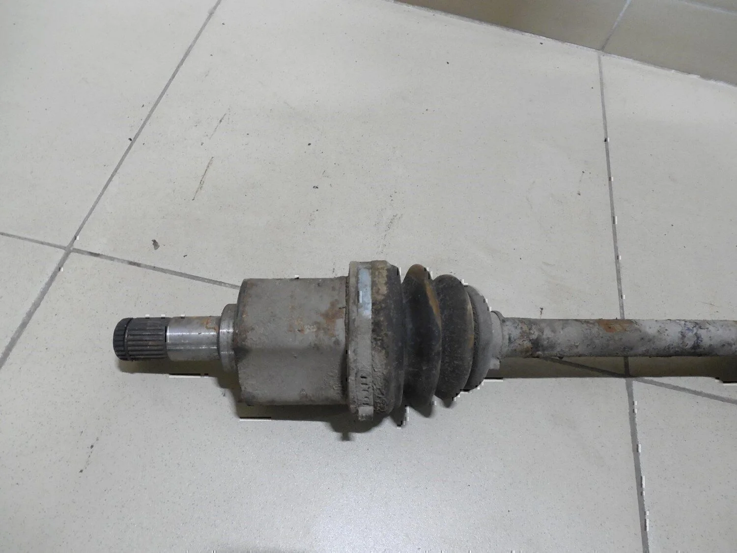 Полуось передняя правая MITSUBISHI Carisma (DA) 1999-2003 - миниатюра 4