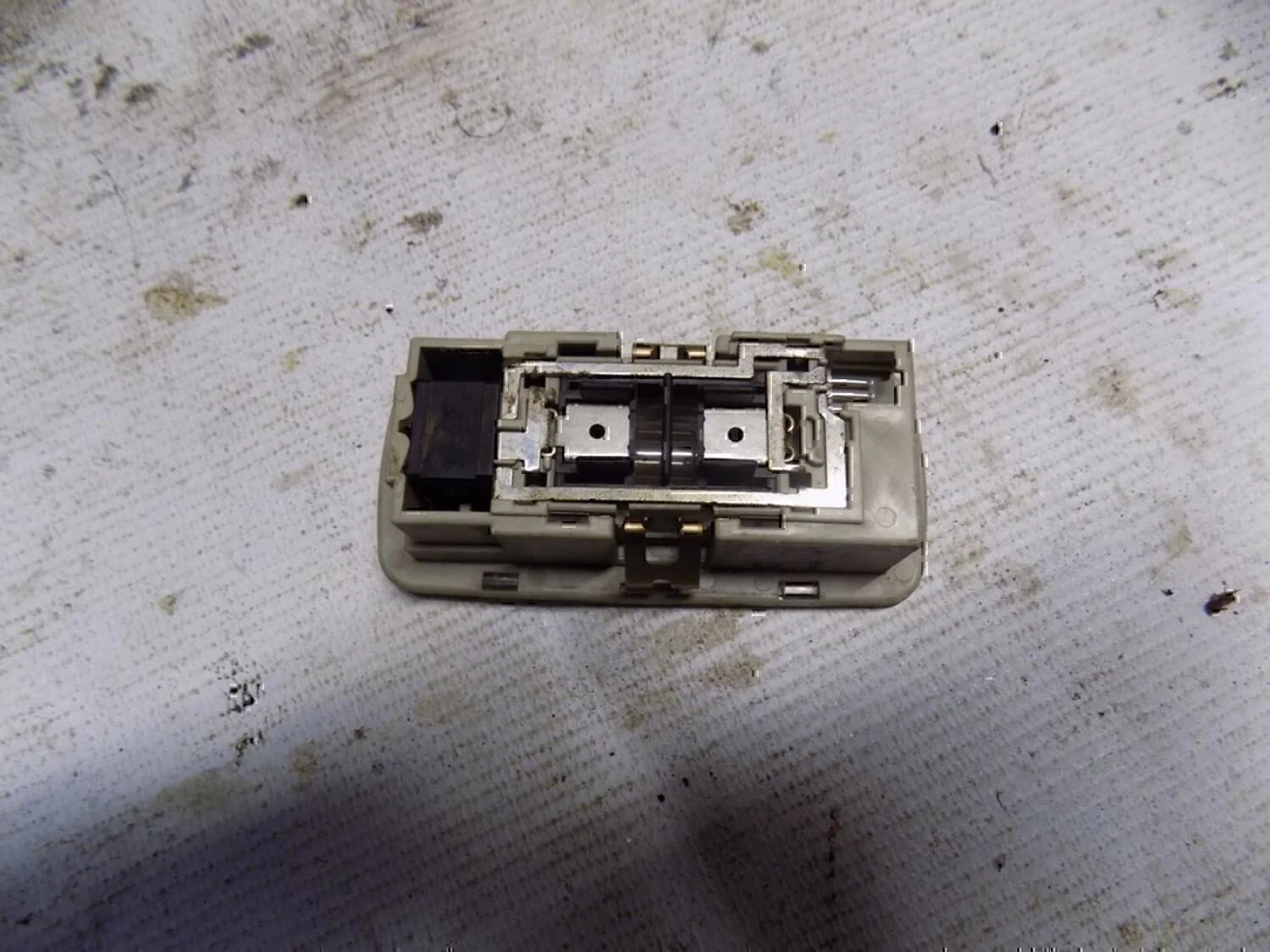 Плафон салонный INFINITI Teana J31 2006-2008 - миниатюра 2