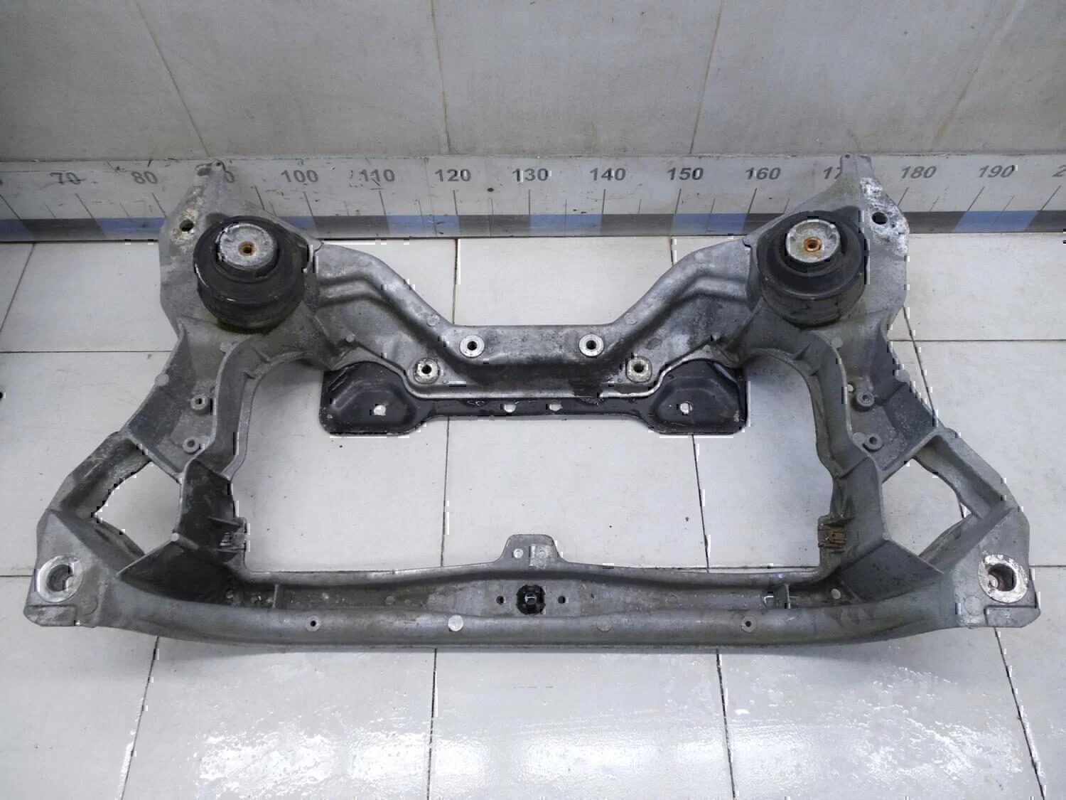 Балка подмоторная MERCEDES-BENZ W203 2000-2006 - миниатюра 4