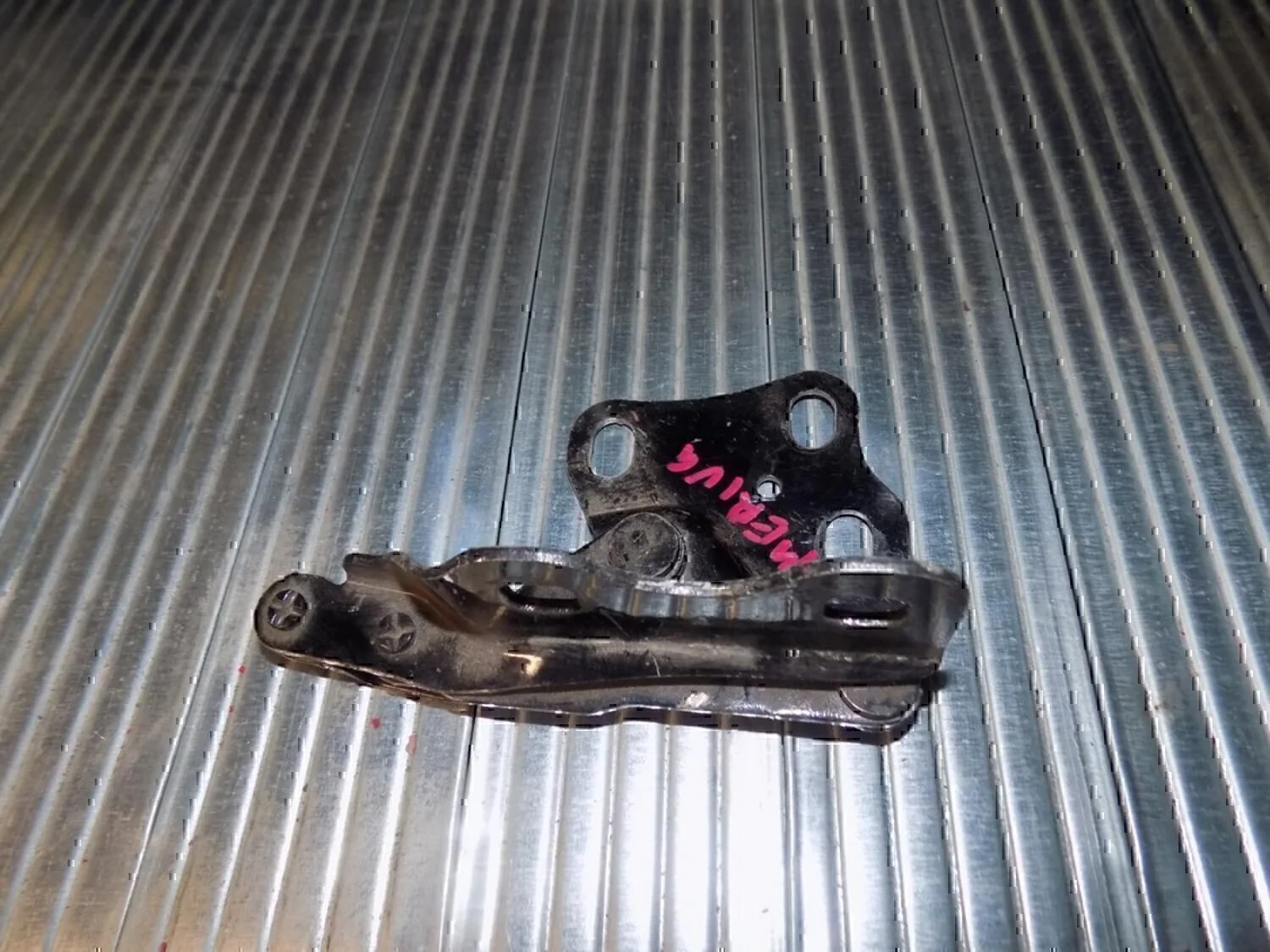 Петля капота правая OPEL Meriva 2003-2010 - изображение 1