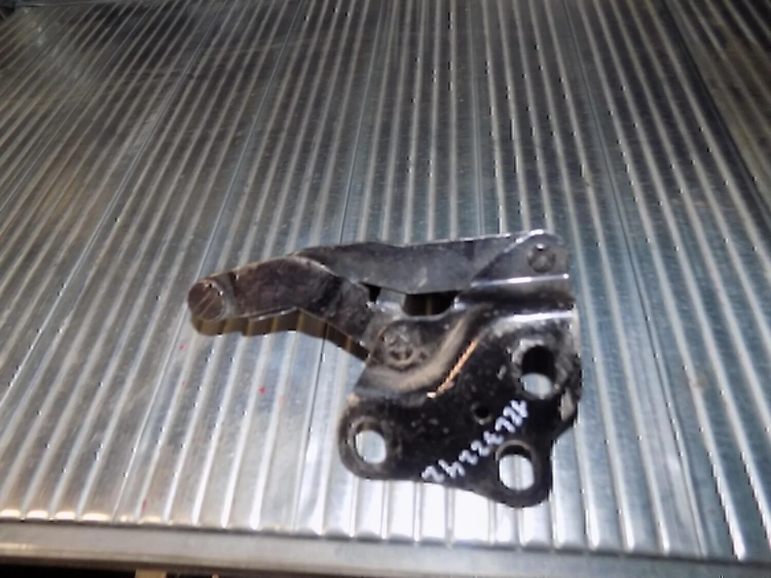 Петля капота правая OPEL Meriva 2003-2010 - миниатюра 2