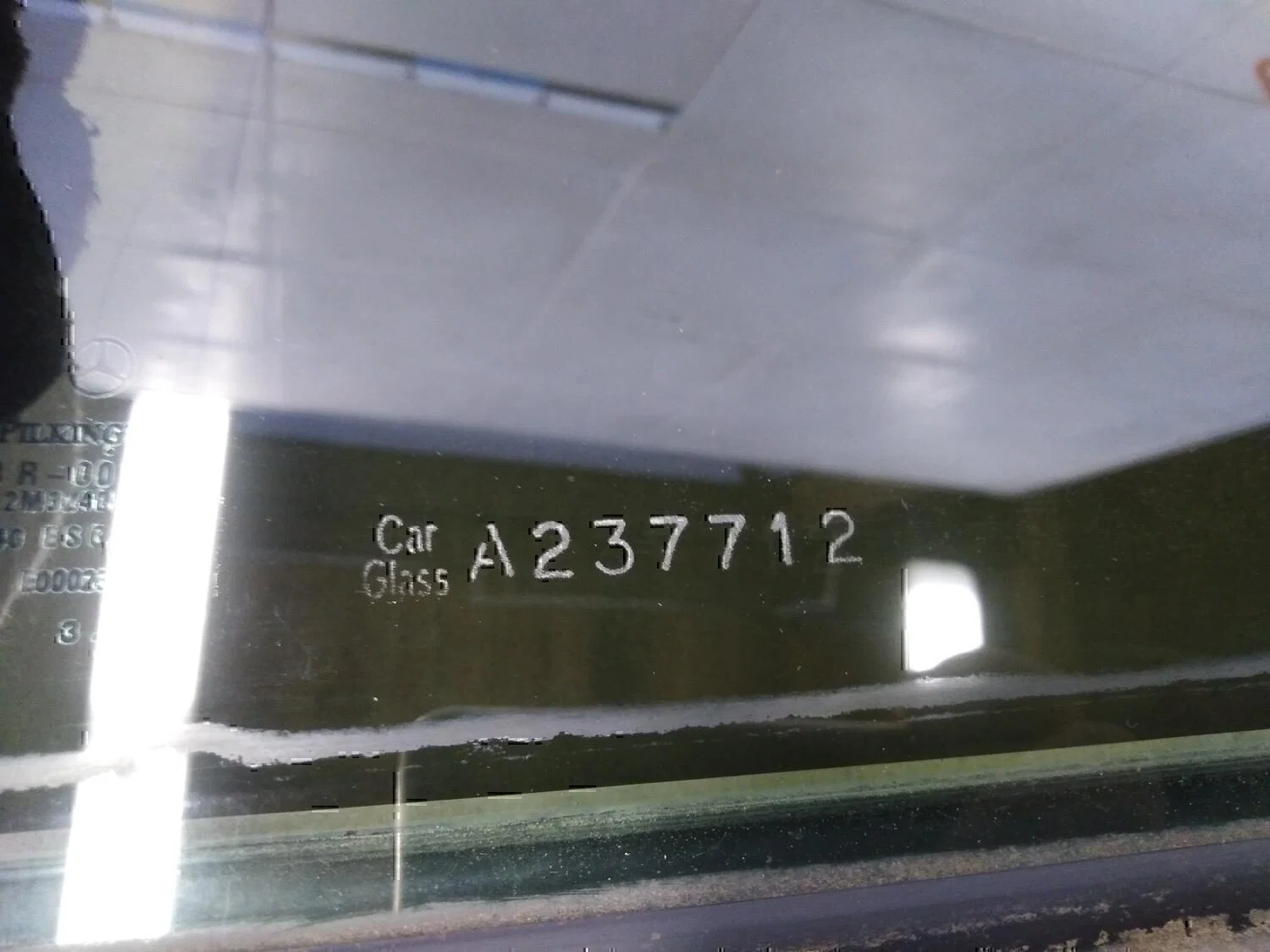 Стекло двери задней левой (форточка) MERCEDES-BENZ W203 2000-2006 - миниатюра 2