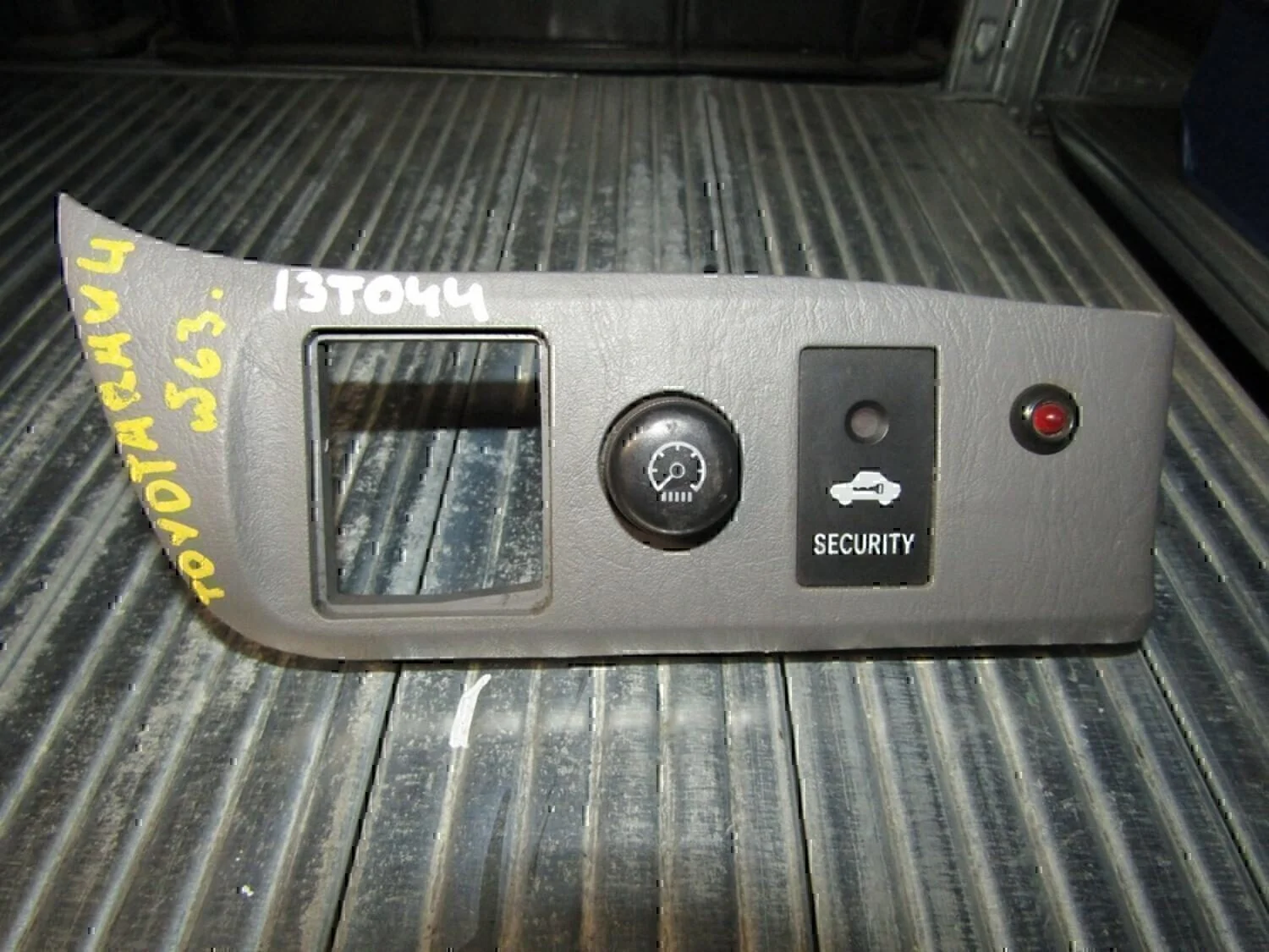 Накладка декоративная TOYOTA RAV 4 2000-2005 - изображение 1